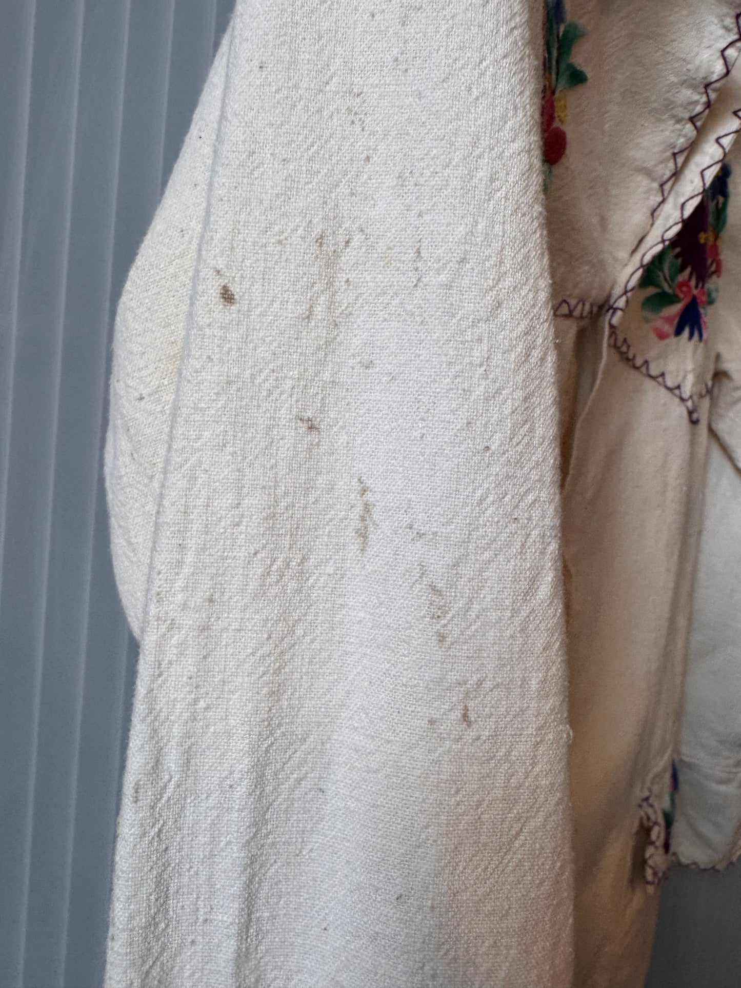 1950s Hand Embroidered Floral Mexican Button up shirt