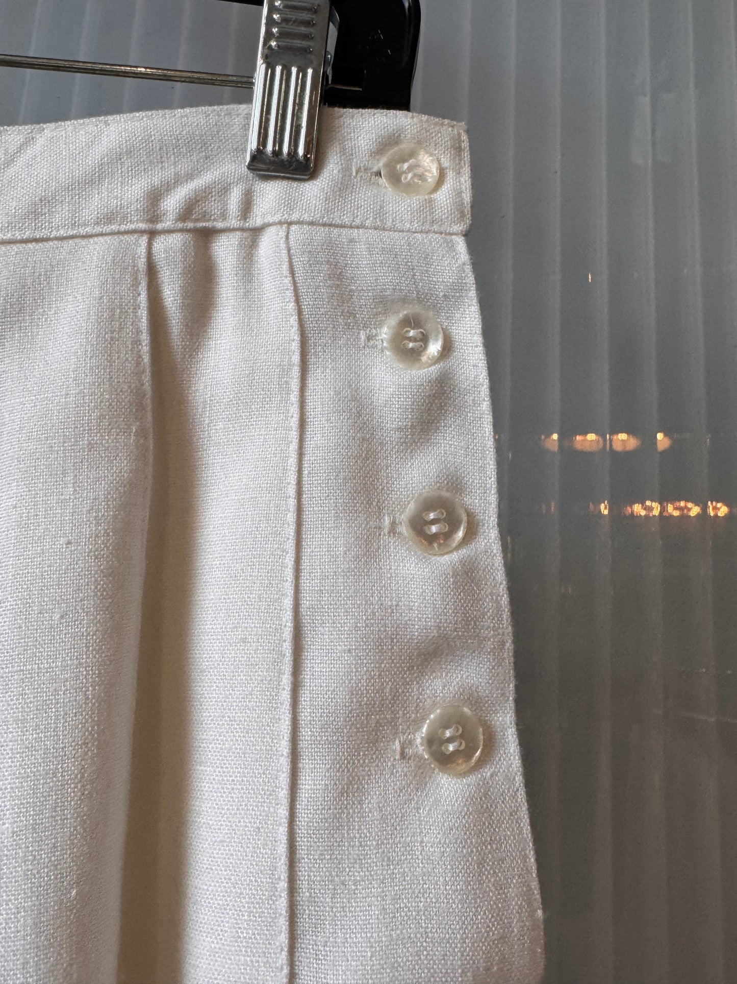 1970s White Pleated Skirt