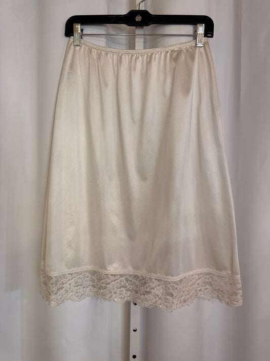 1990s Vassarette Off-white Skirt Slip