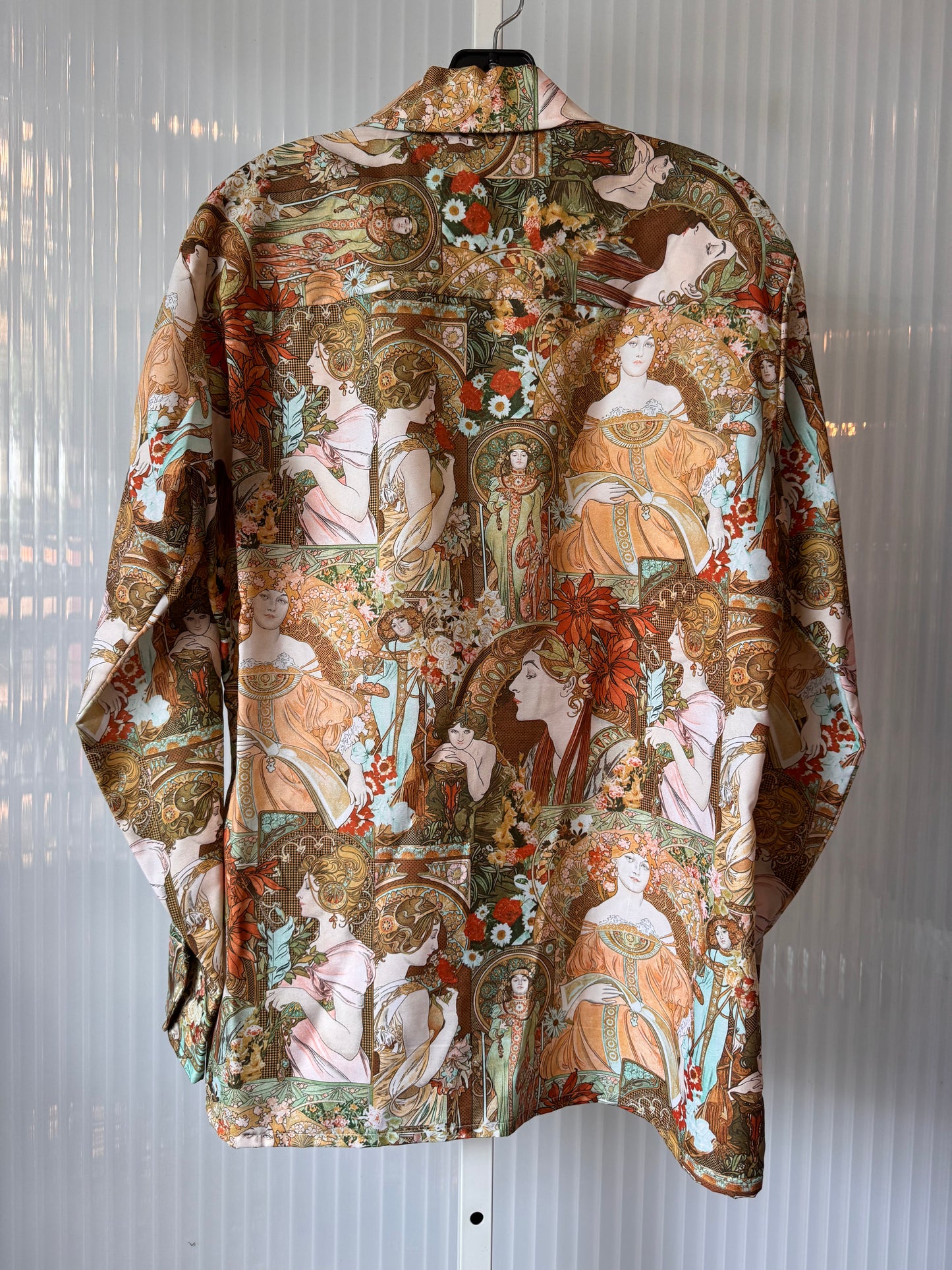 1970s Goddess Point Collar Button Up Shirt