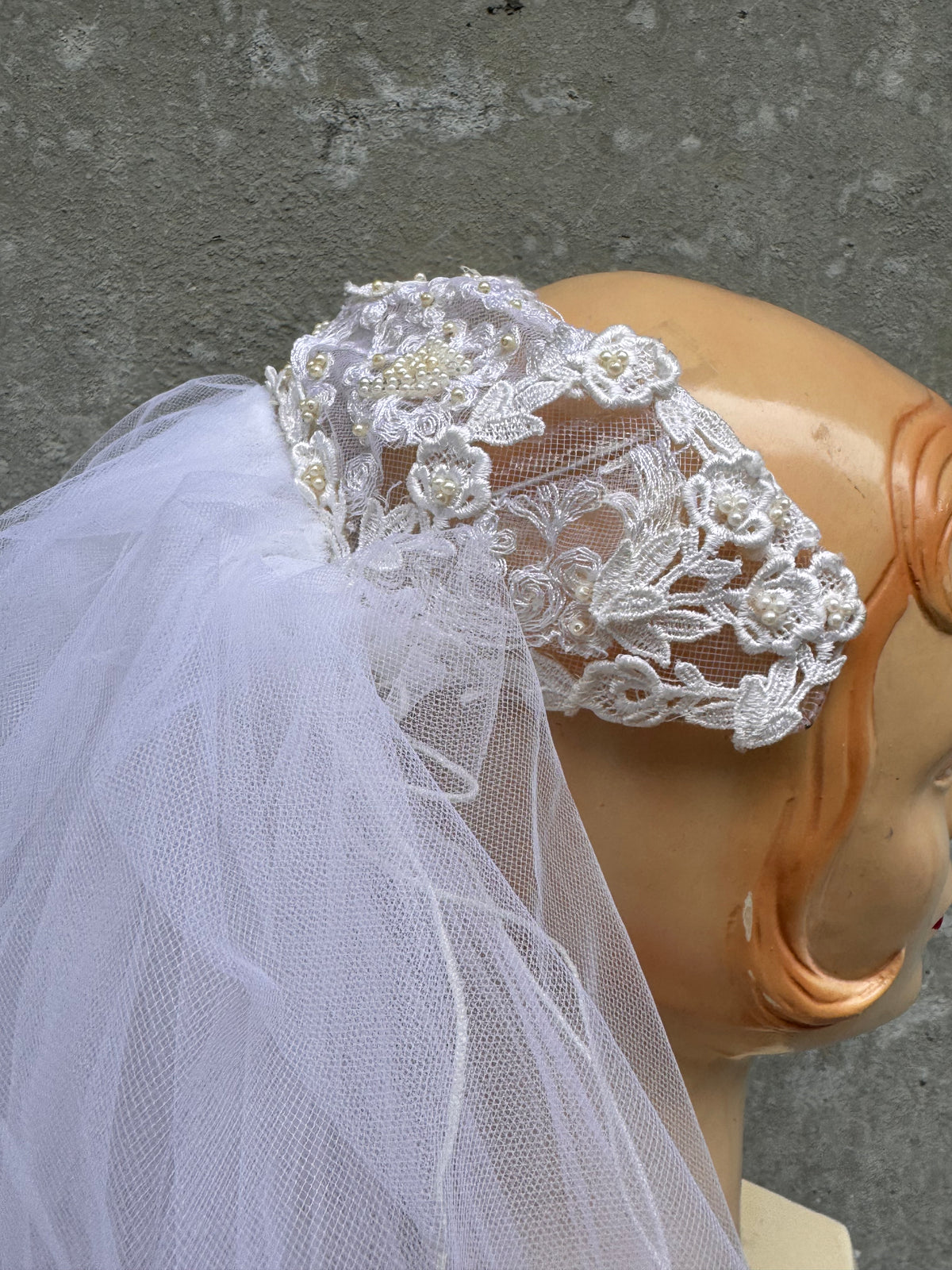 1950s Floral Lace Headpiece Veil