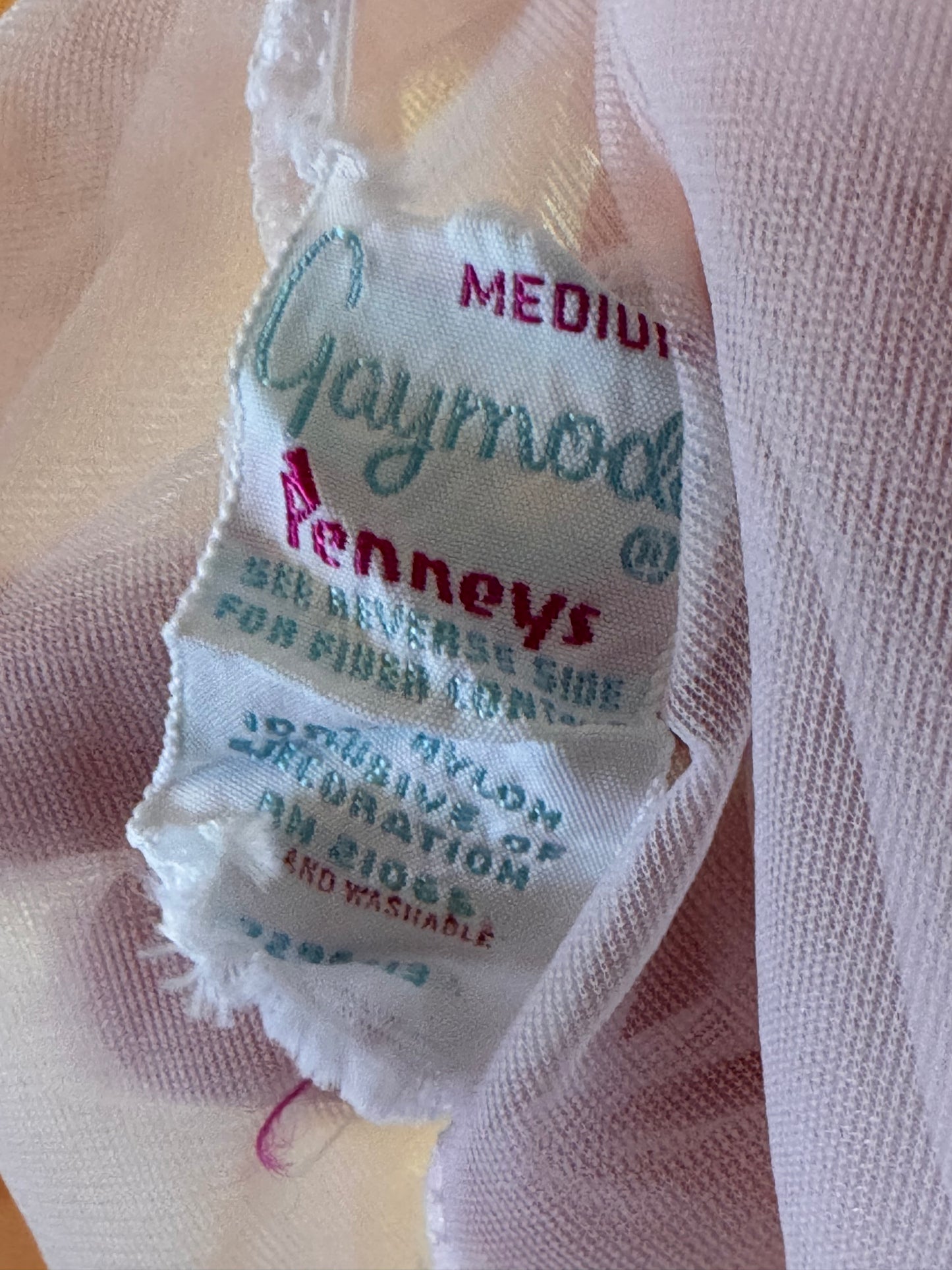 1960s JC Penneys Gaymode Pink 2-piece Peignor Set