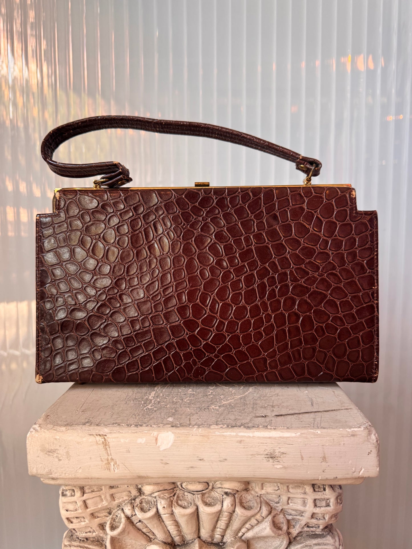 1950s Dark Brown Gator Embossed Hand Bag