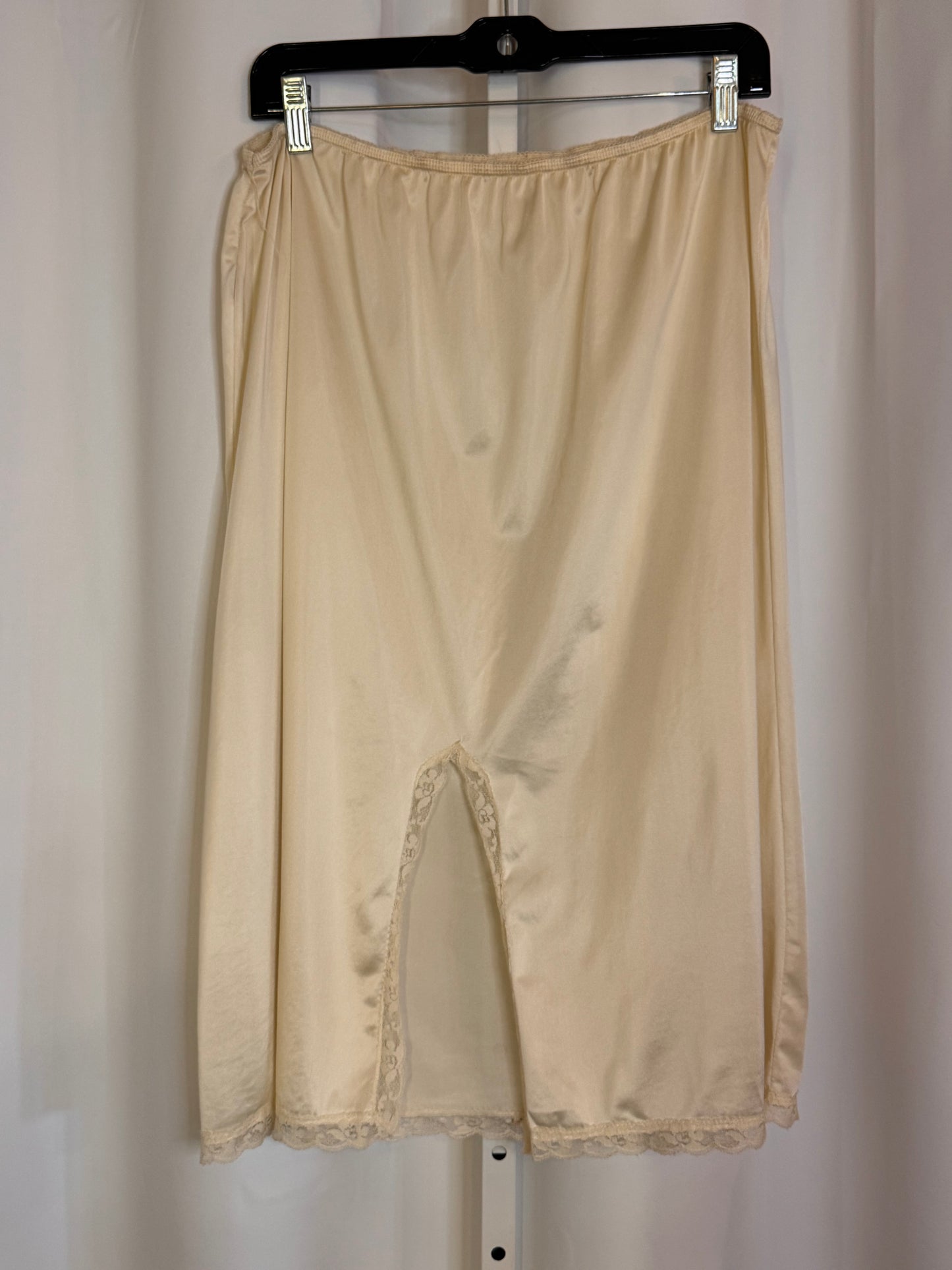 1970s Perfectform Ivory Skirt Slip