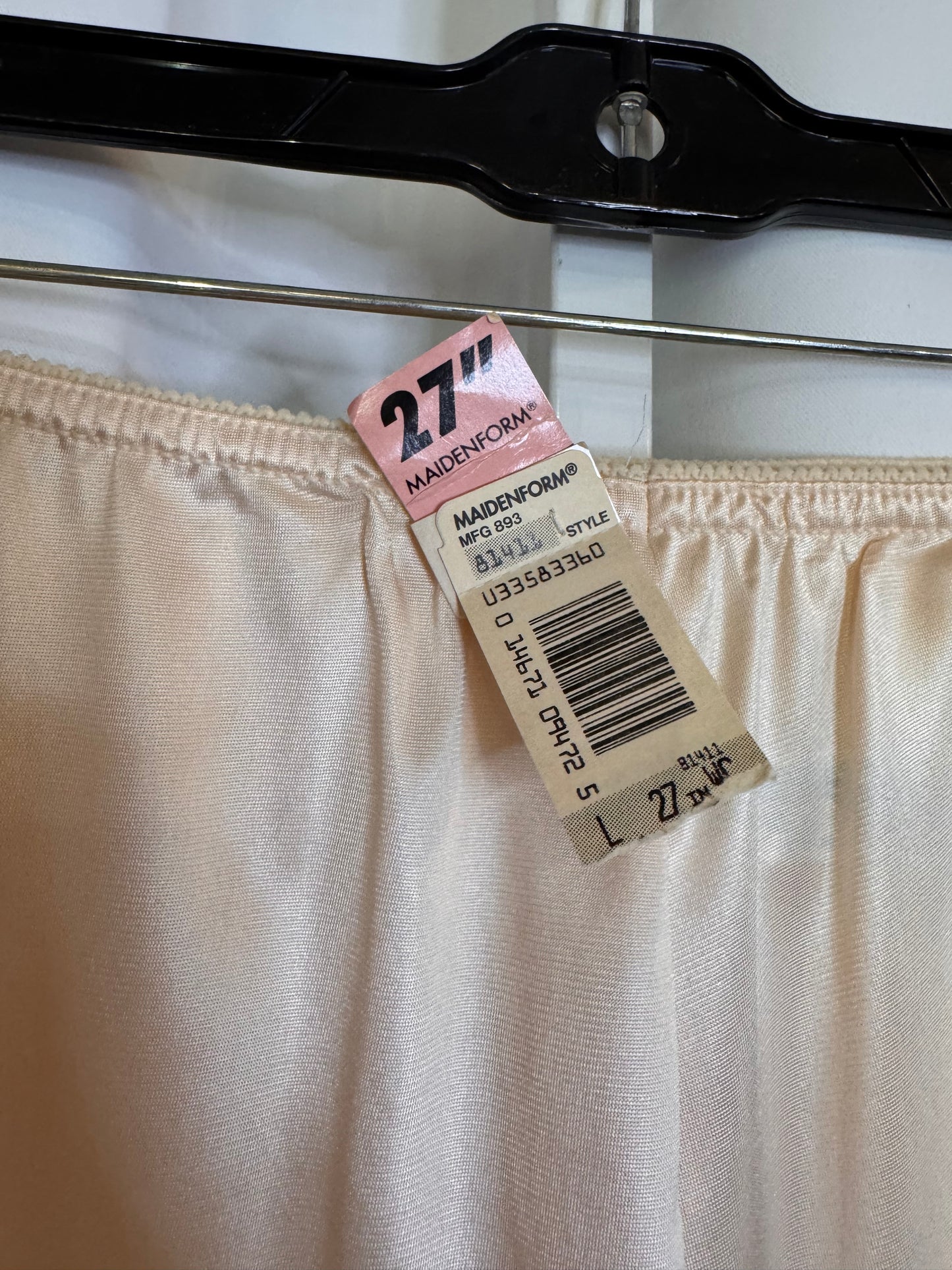 1970s Maidenform Peach Skirt Slip