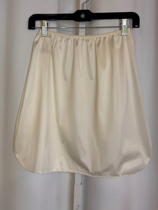1990s Vanity Fair Off-white Skirt Slip