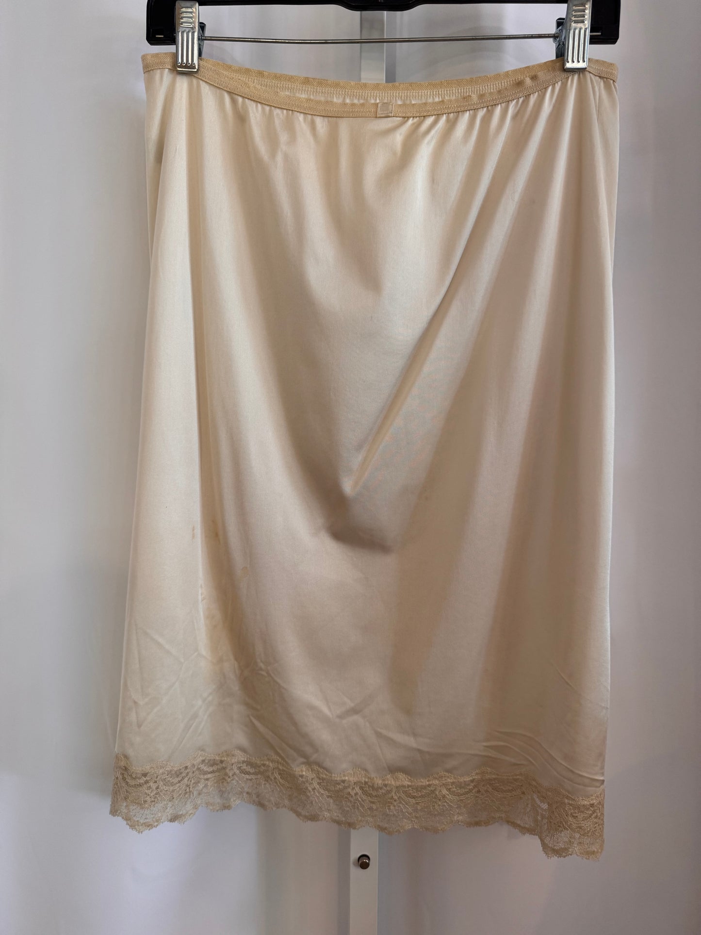 1970s Cream Skirt Slip with Lace Hem