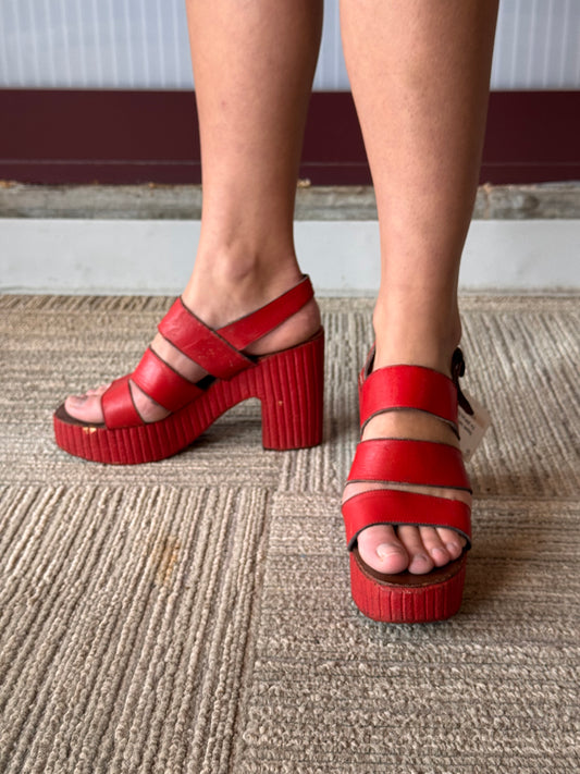1970s 44 West Red Platform Sandals