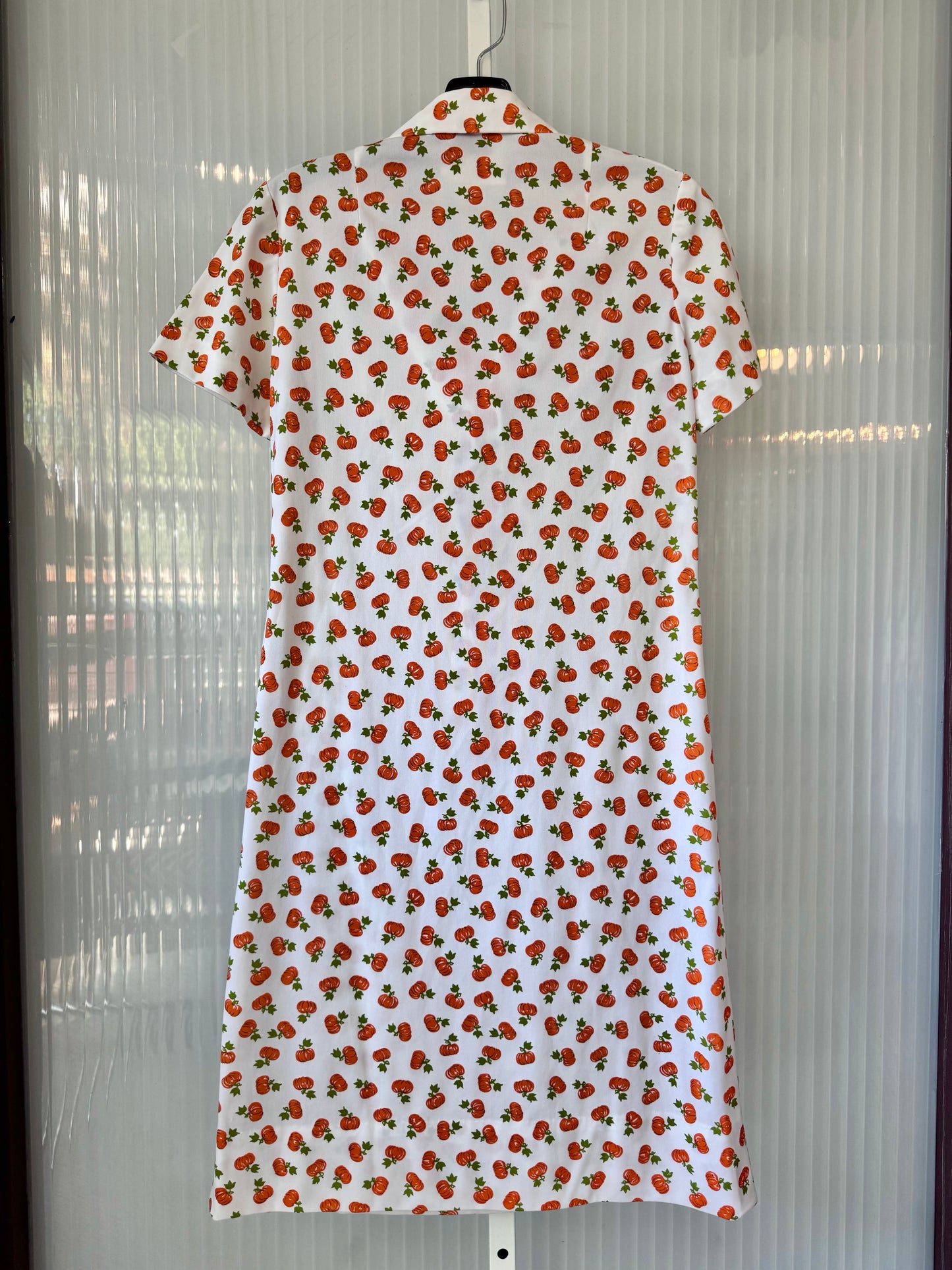 1970s Pumpkin Pattern White Dress