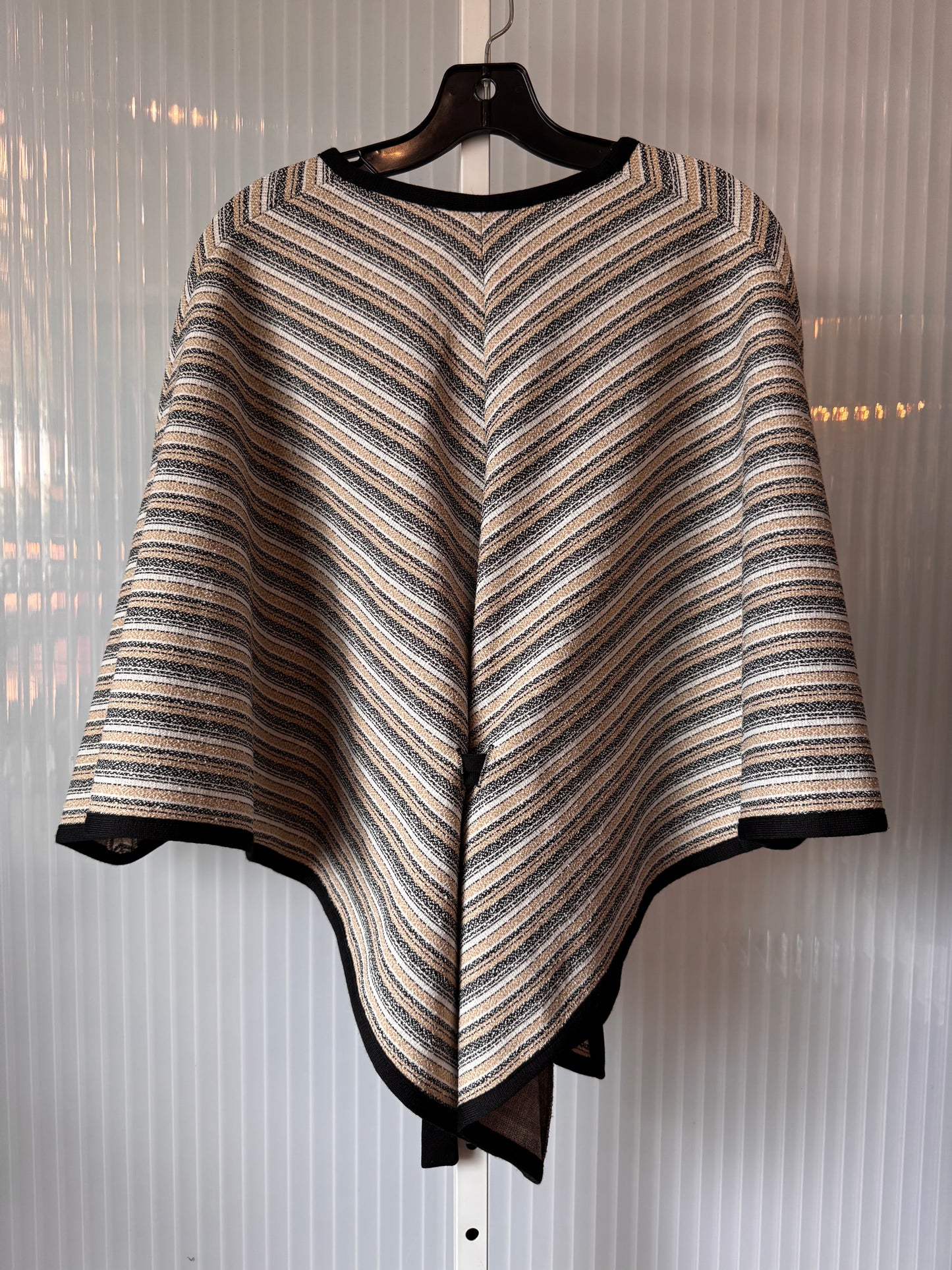 1960s Black & Tan Knit Poncho