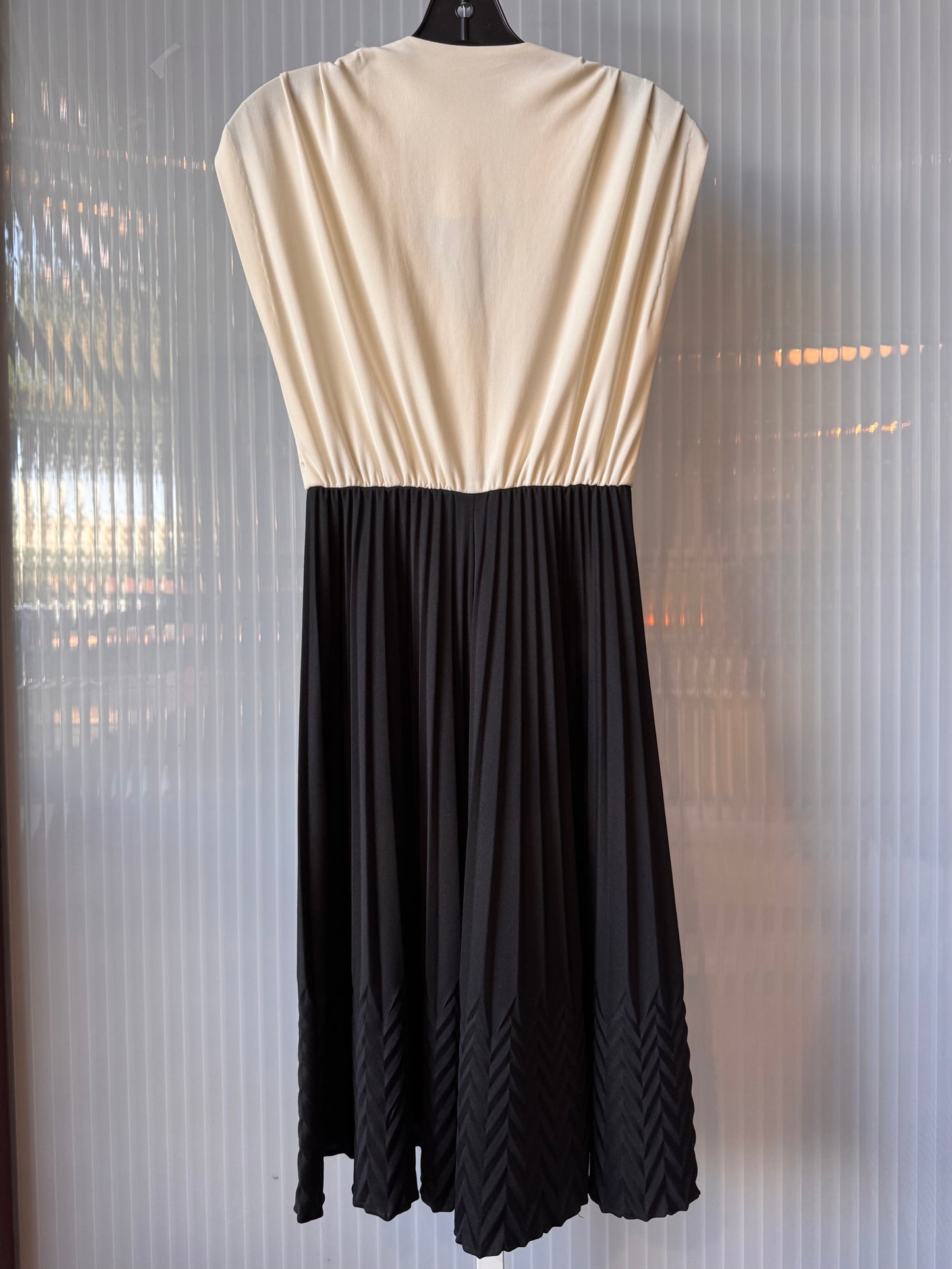 1970s Cream & Black Dress