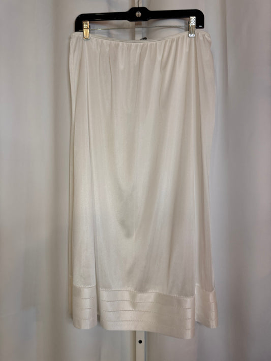 1980s Sans Souci Ivory Skirt Slip