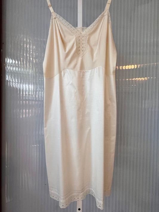 1970s Ivory Slip with Lace Hem