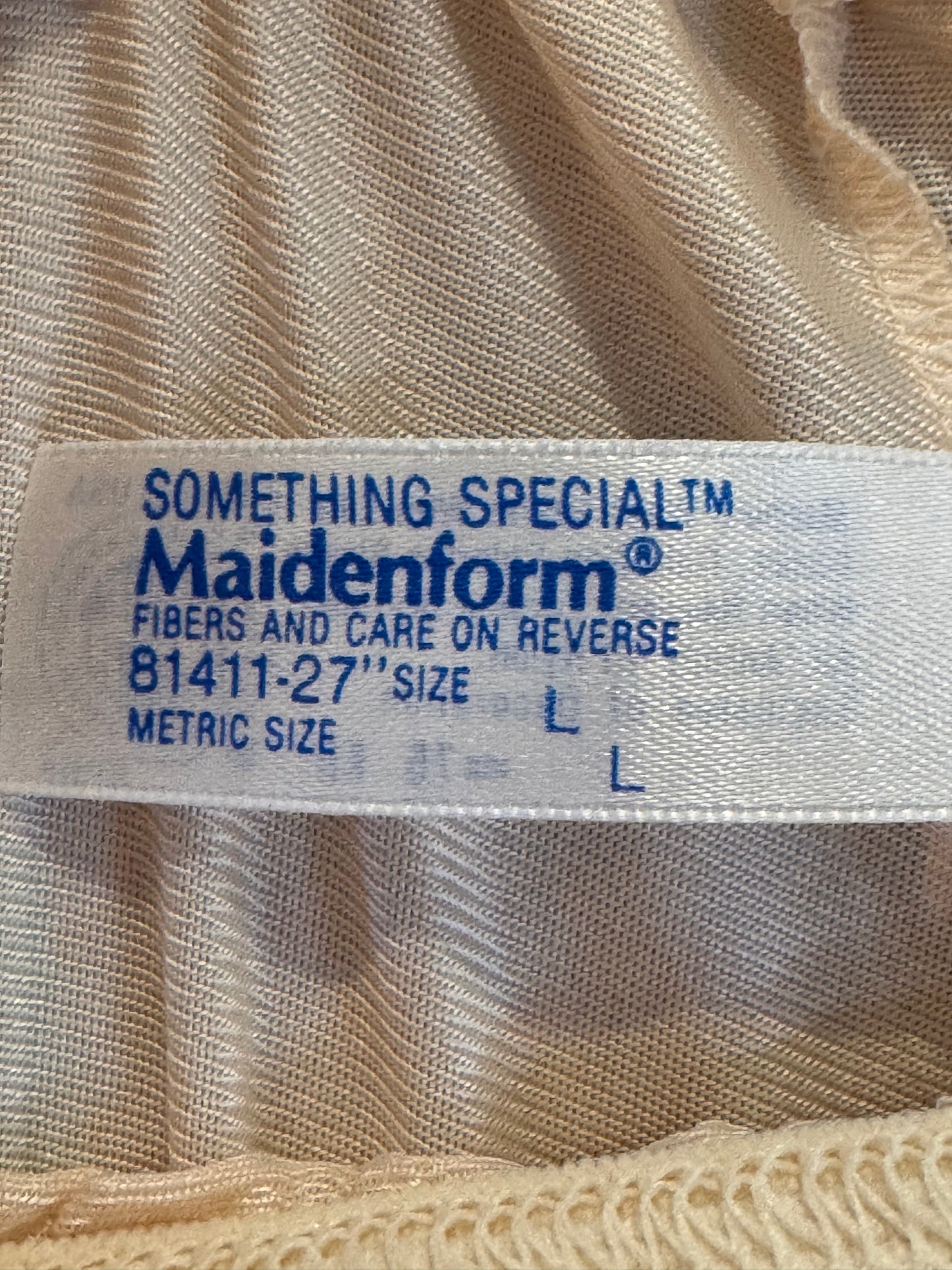 1970s Maidenform Peach Skirt Slip