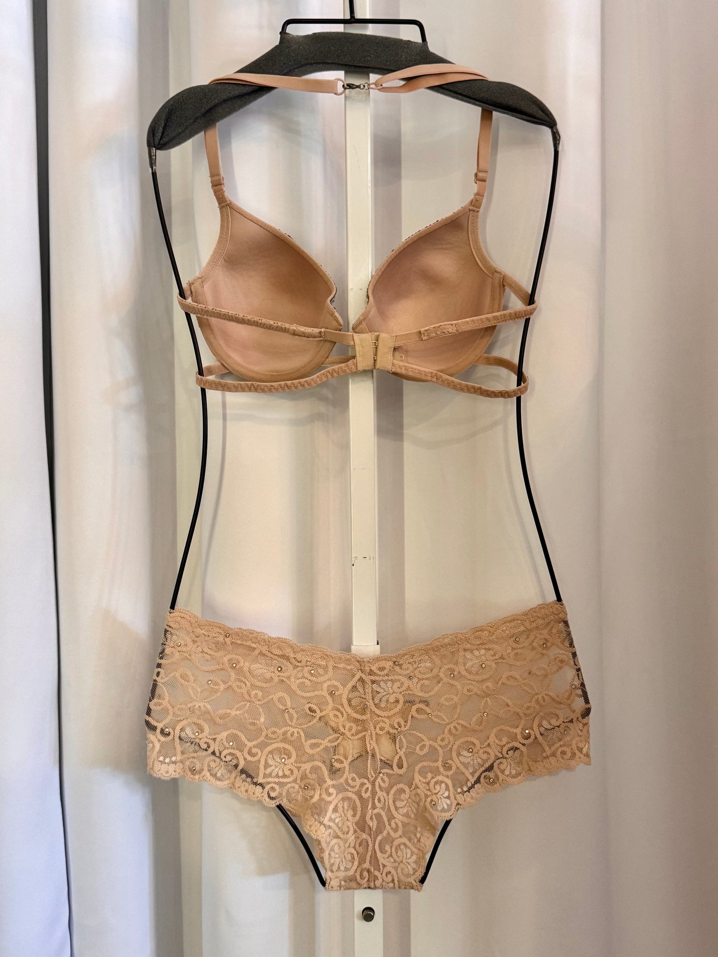 Burlesque Nude Star Bra & Panty Set