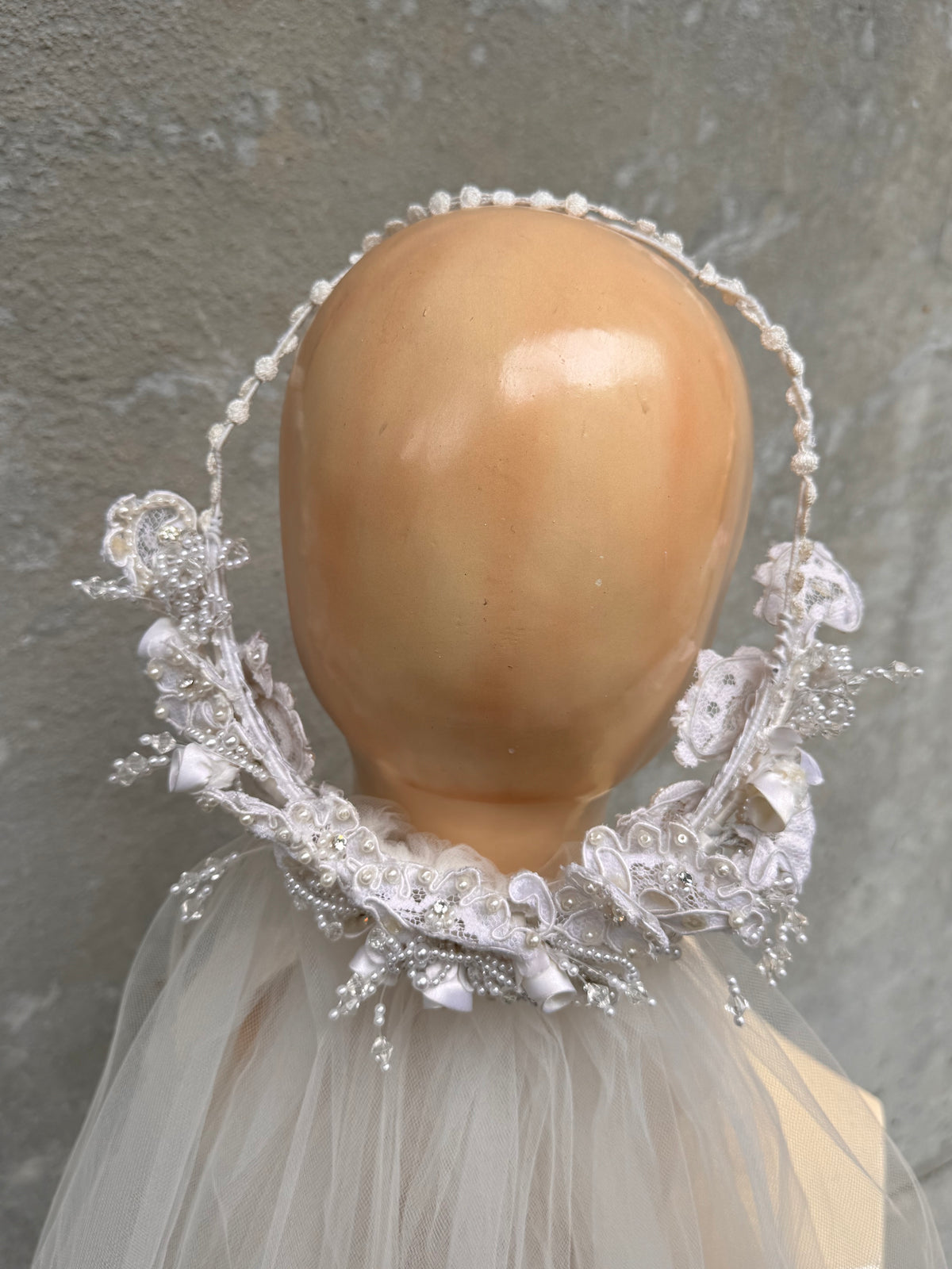 1960s White Pearl Beaded Floral Crown Veil