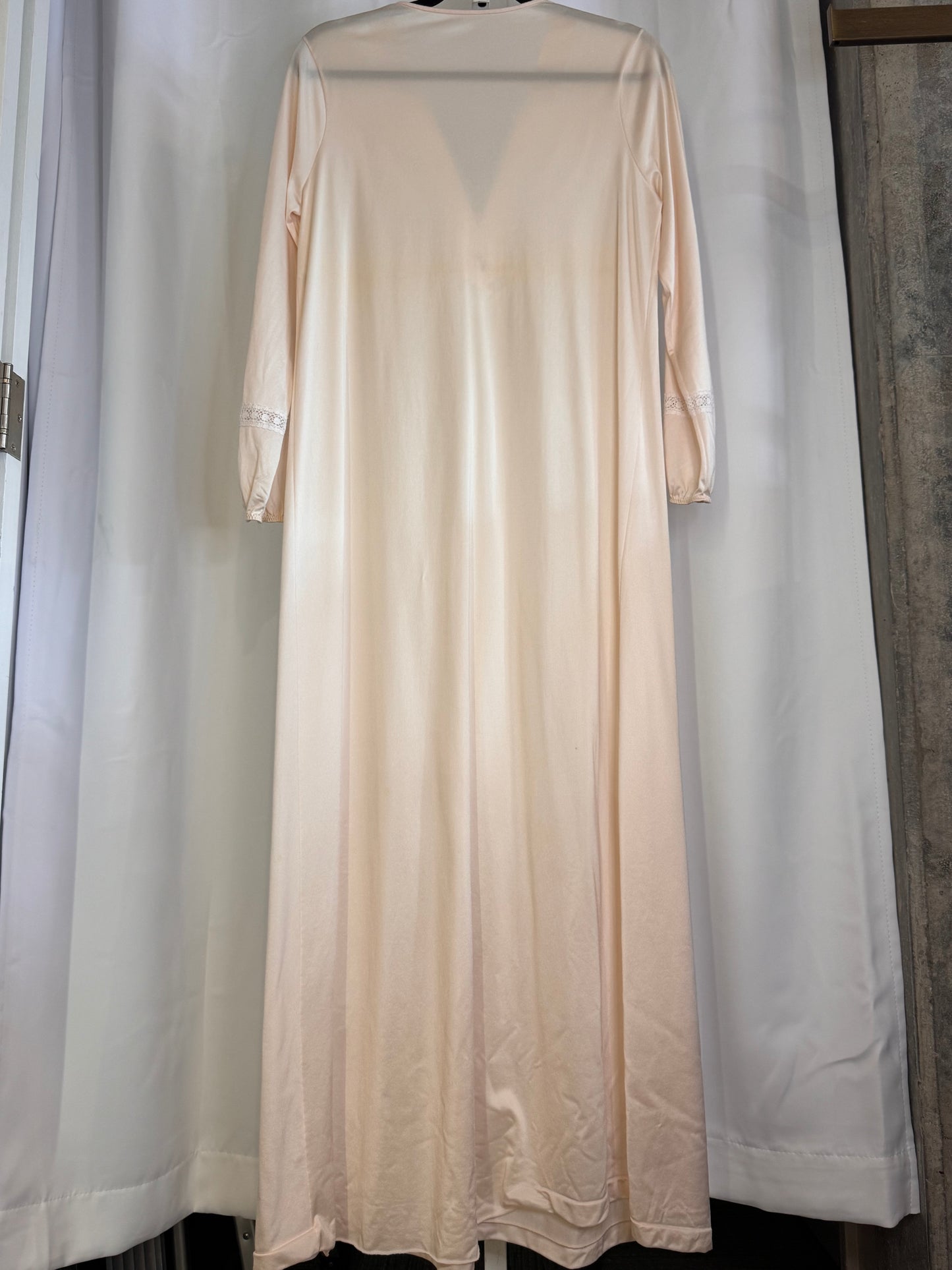 1970s Pale Peach Nightgown