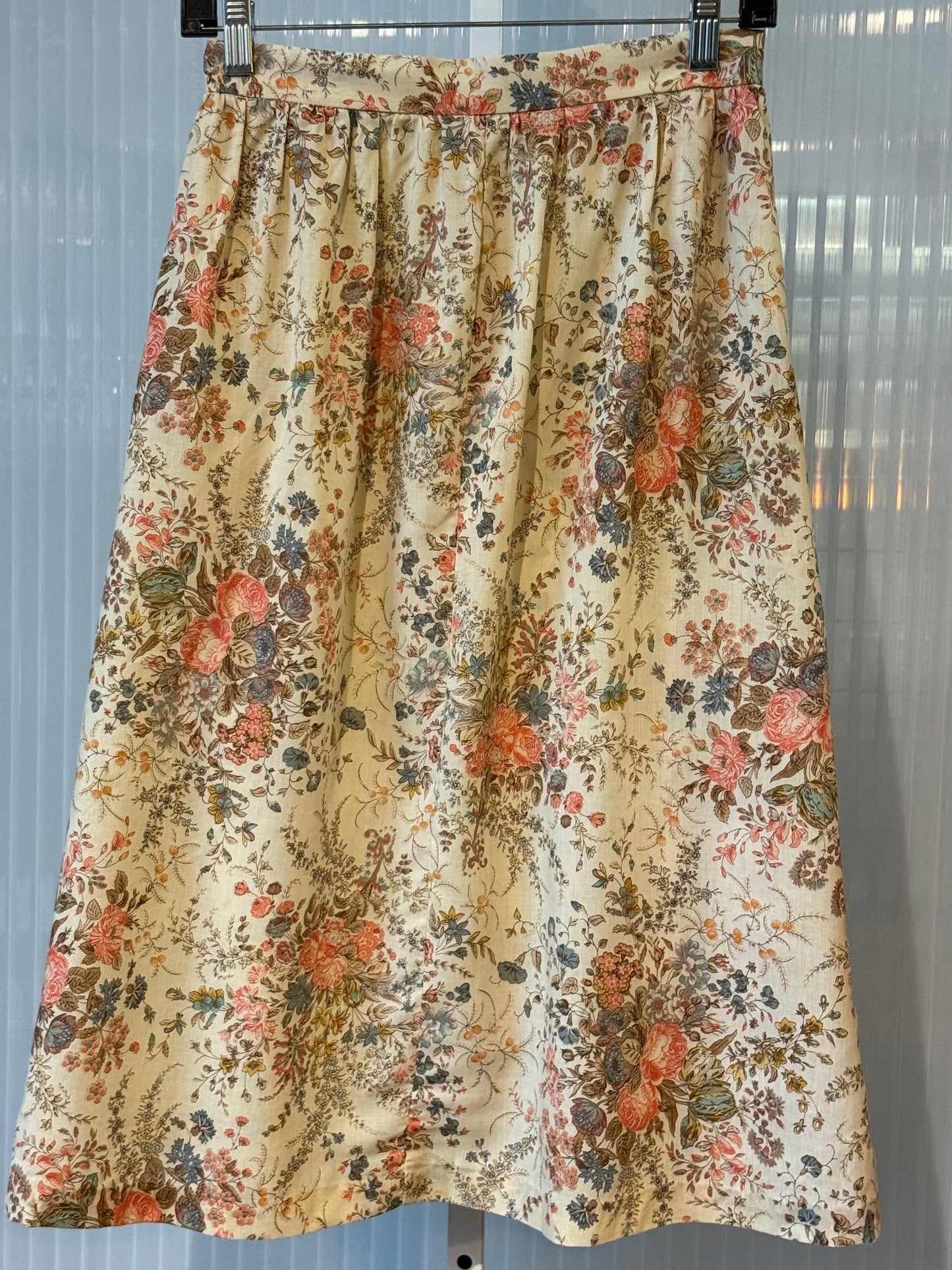 1970s Ecru Floral Midi Skirt w/ Pockets