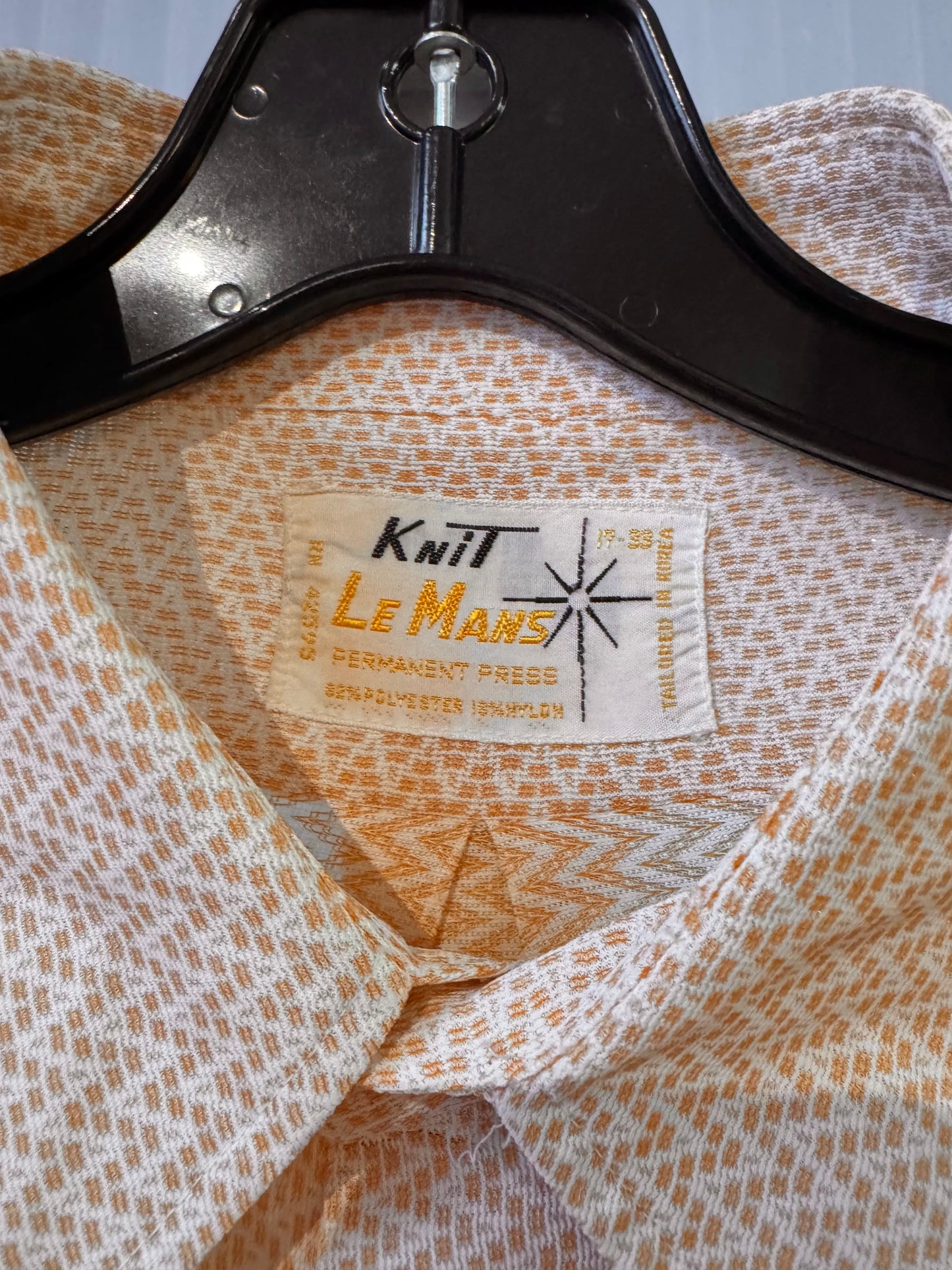 1970s White & Peach Chevron Collared Shirt