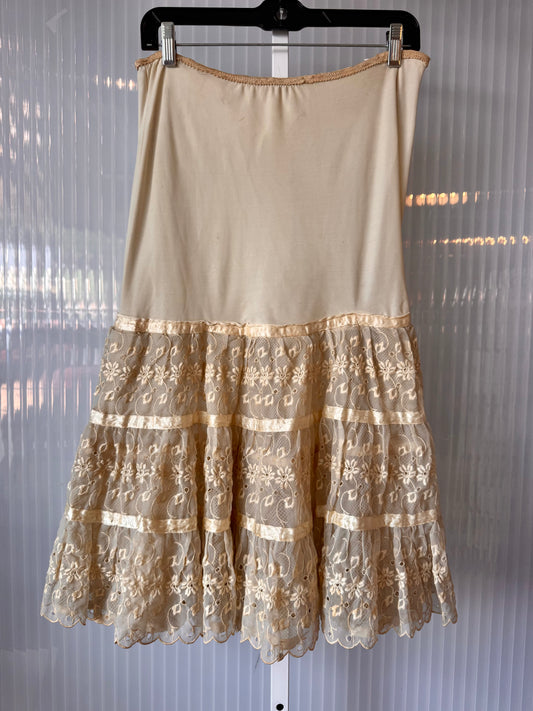 1940s Off-White Embroidered Petticoat