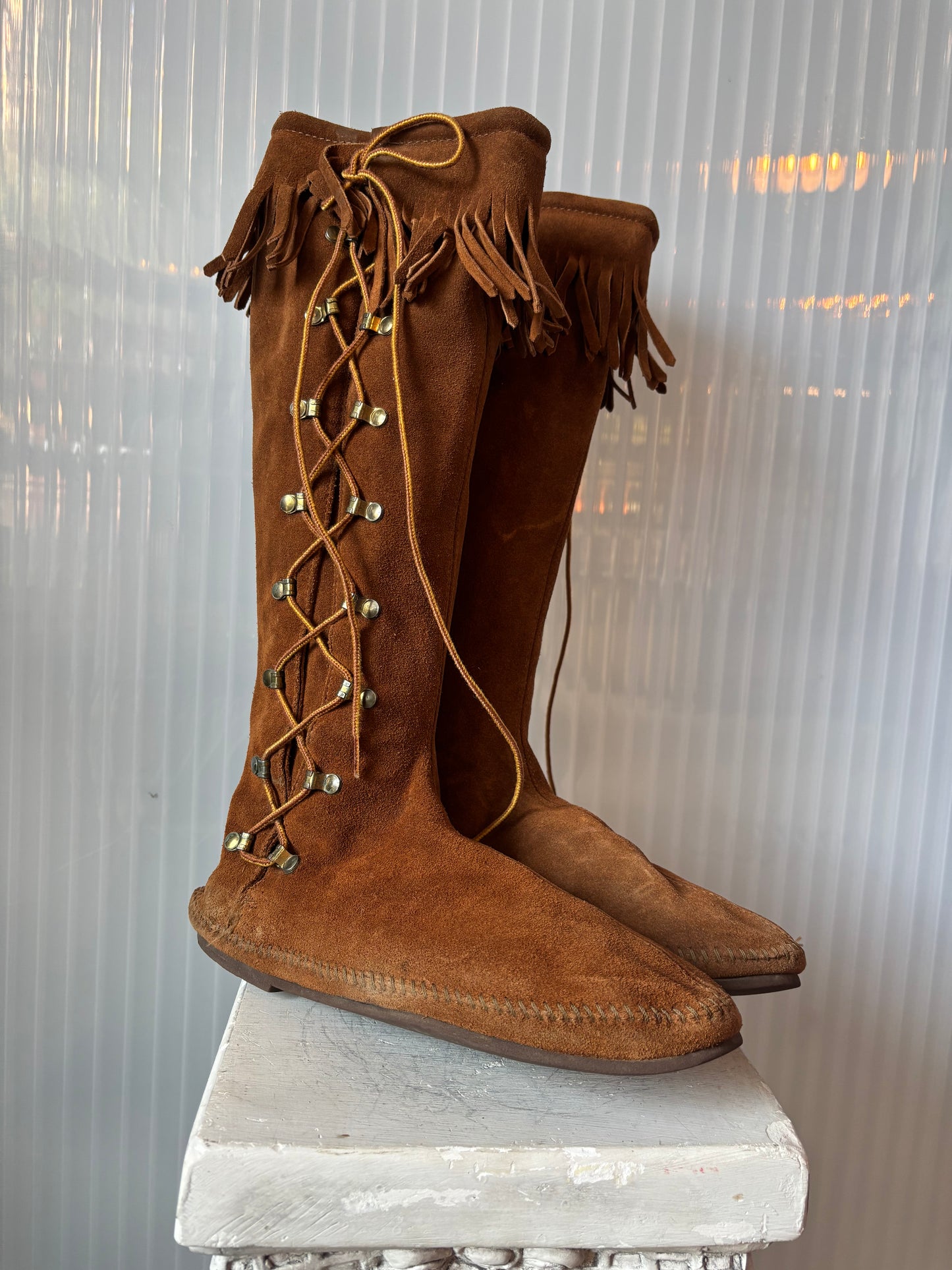 Minnetonka Brown Suede Fringe Knee-high Moccasins w/ Grommets size 11