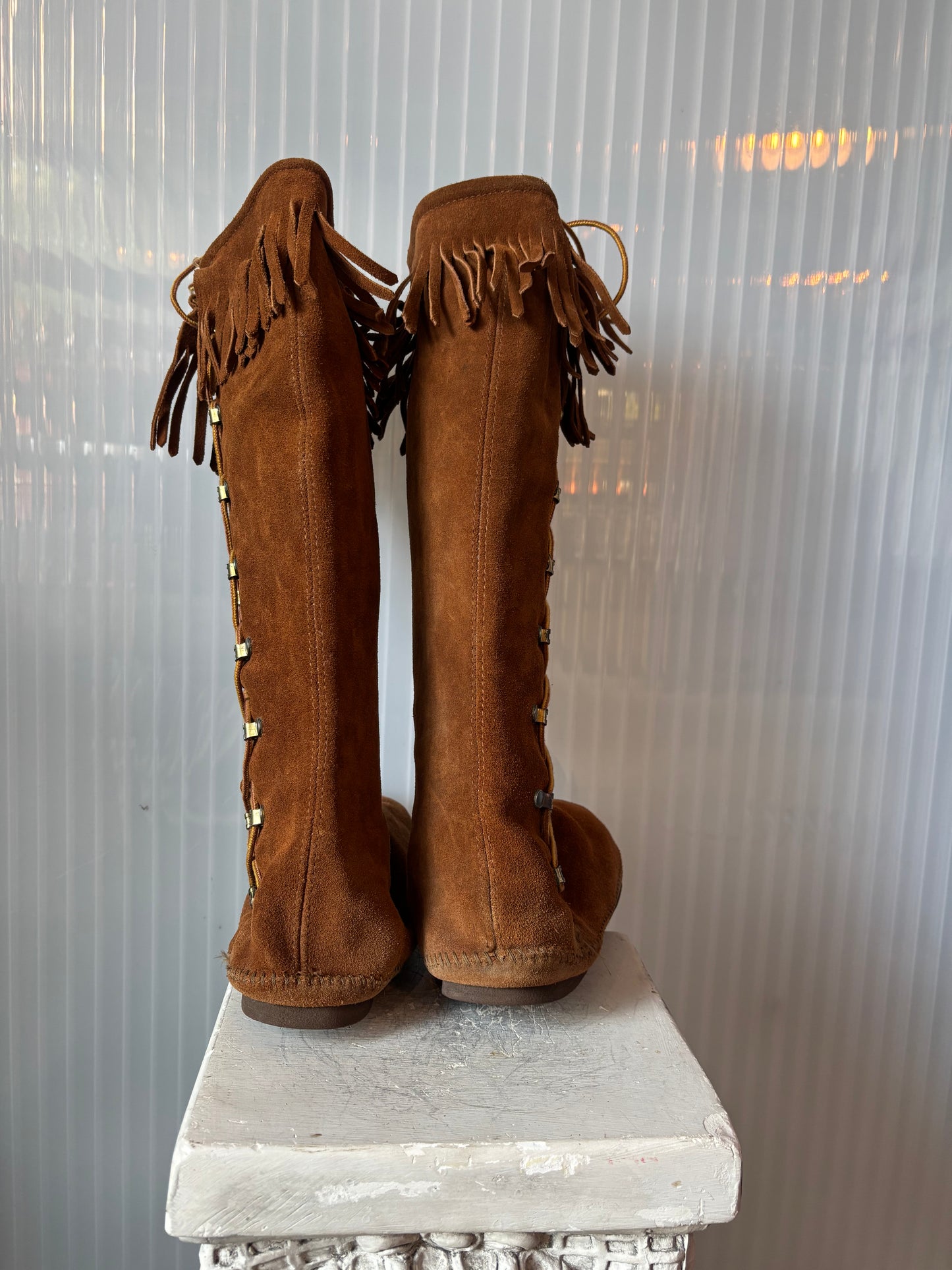 Minnetonka Brown Suede Fringe Knee-high Moccasins w/ Grommets size 11