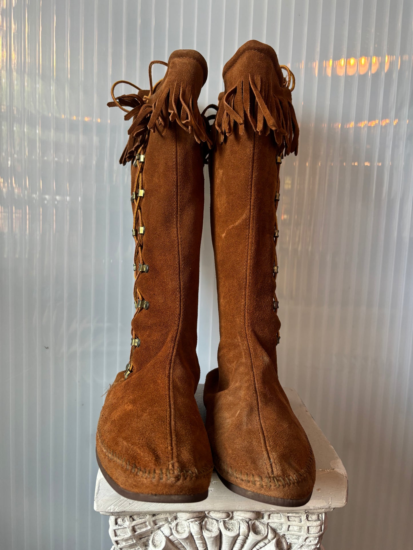 Minnetonka Brown Suede Fringe Knee-high Moccasins w/ Grommets size 11