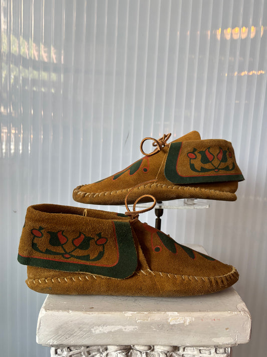 Oggala Sioux Brown Suede Ankle Moccasin w/ Floral Design size 6.5