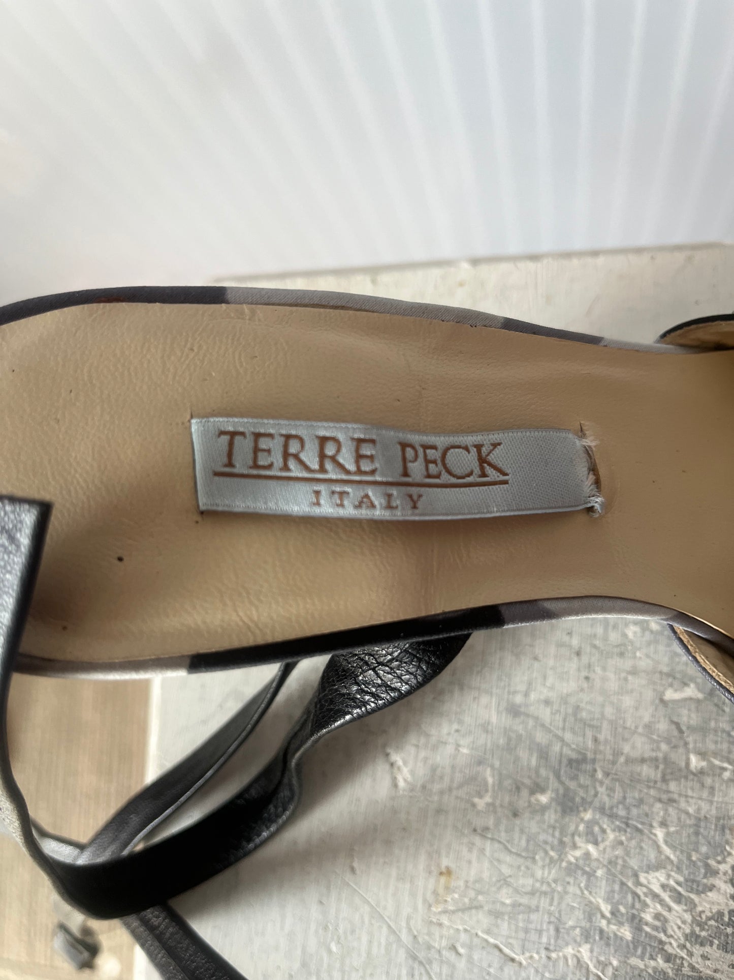 Terre Peck Black & Grey Kitten Heels