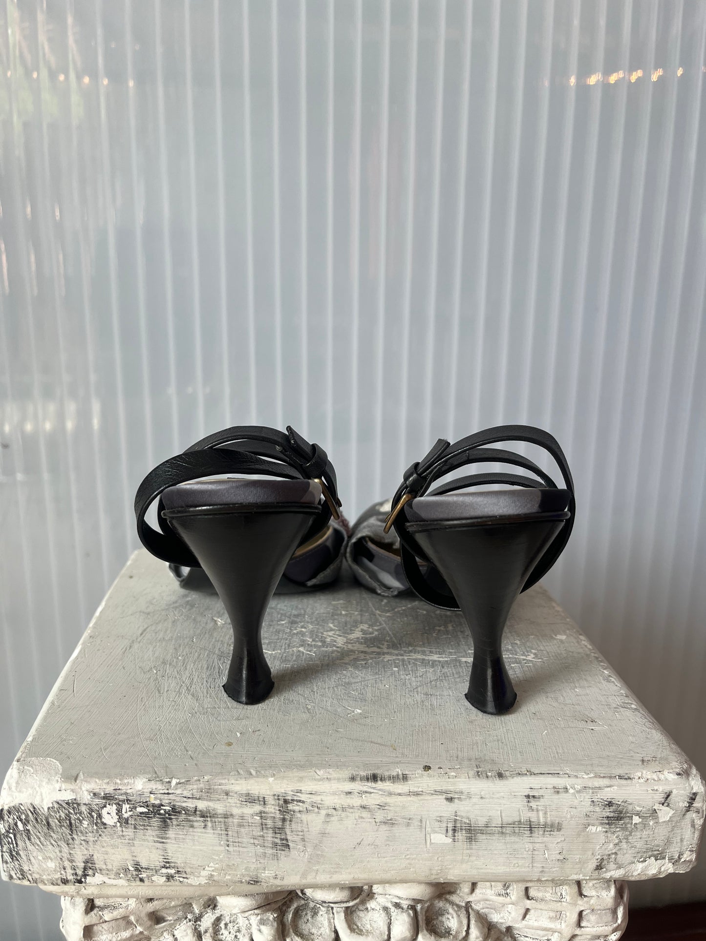 Terre Peck Black & Grey Kitten Heels