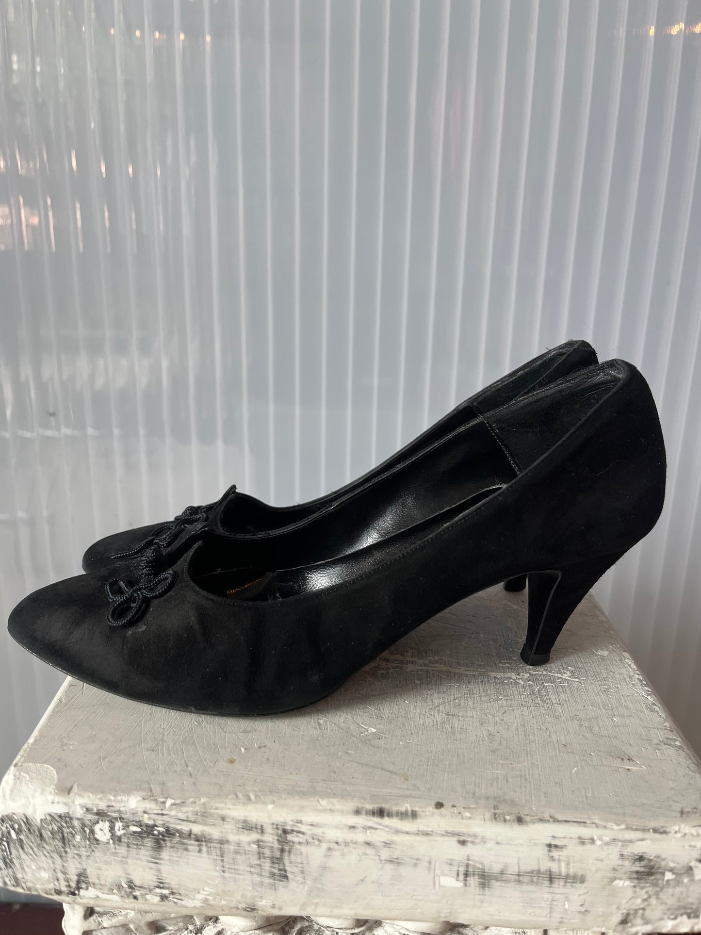 1970s Black Suede Heels