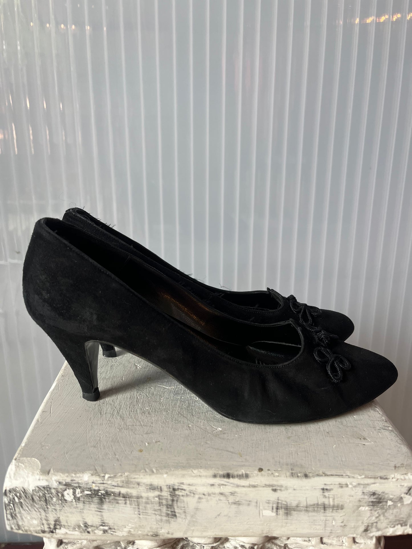 1970s Black Suede Heels