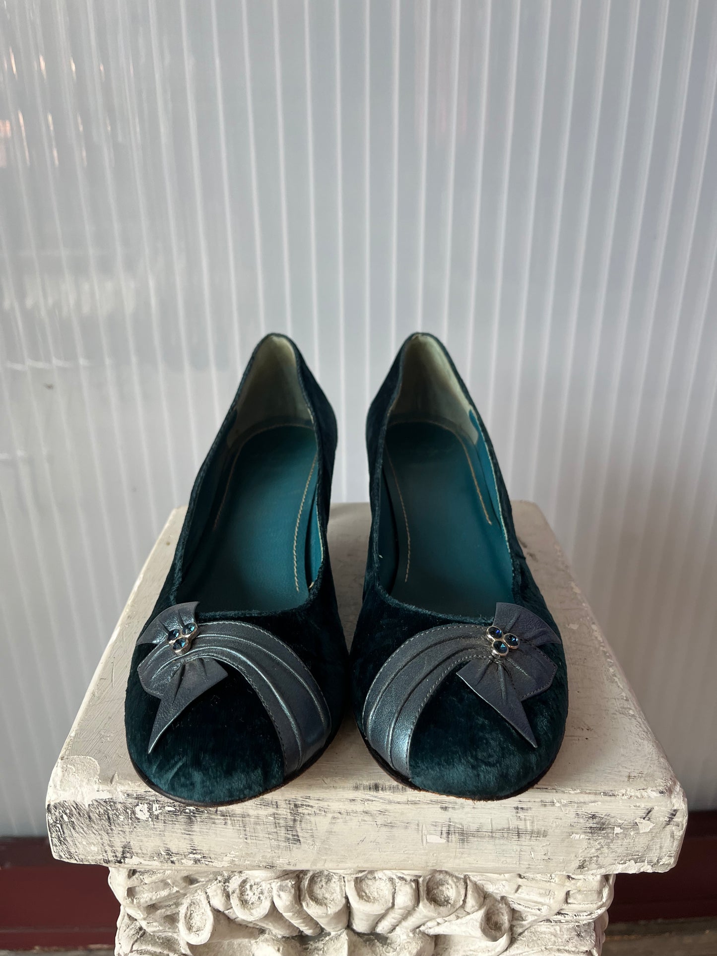 1980s Turquoise Velvet Heels