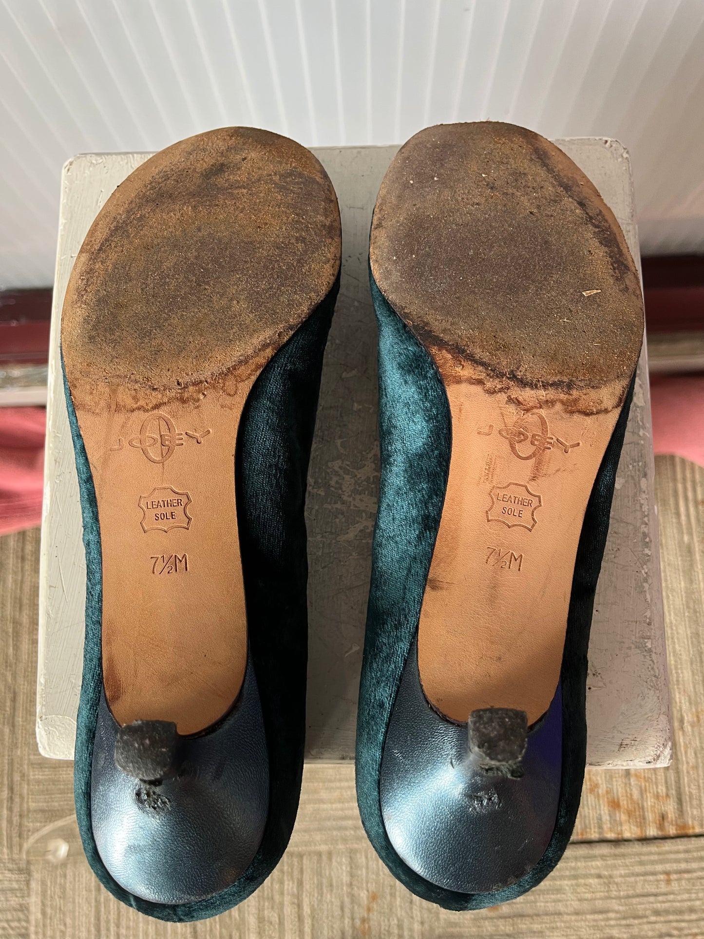 1980s Turquoise Velvet Heels