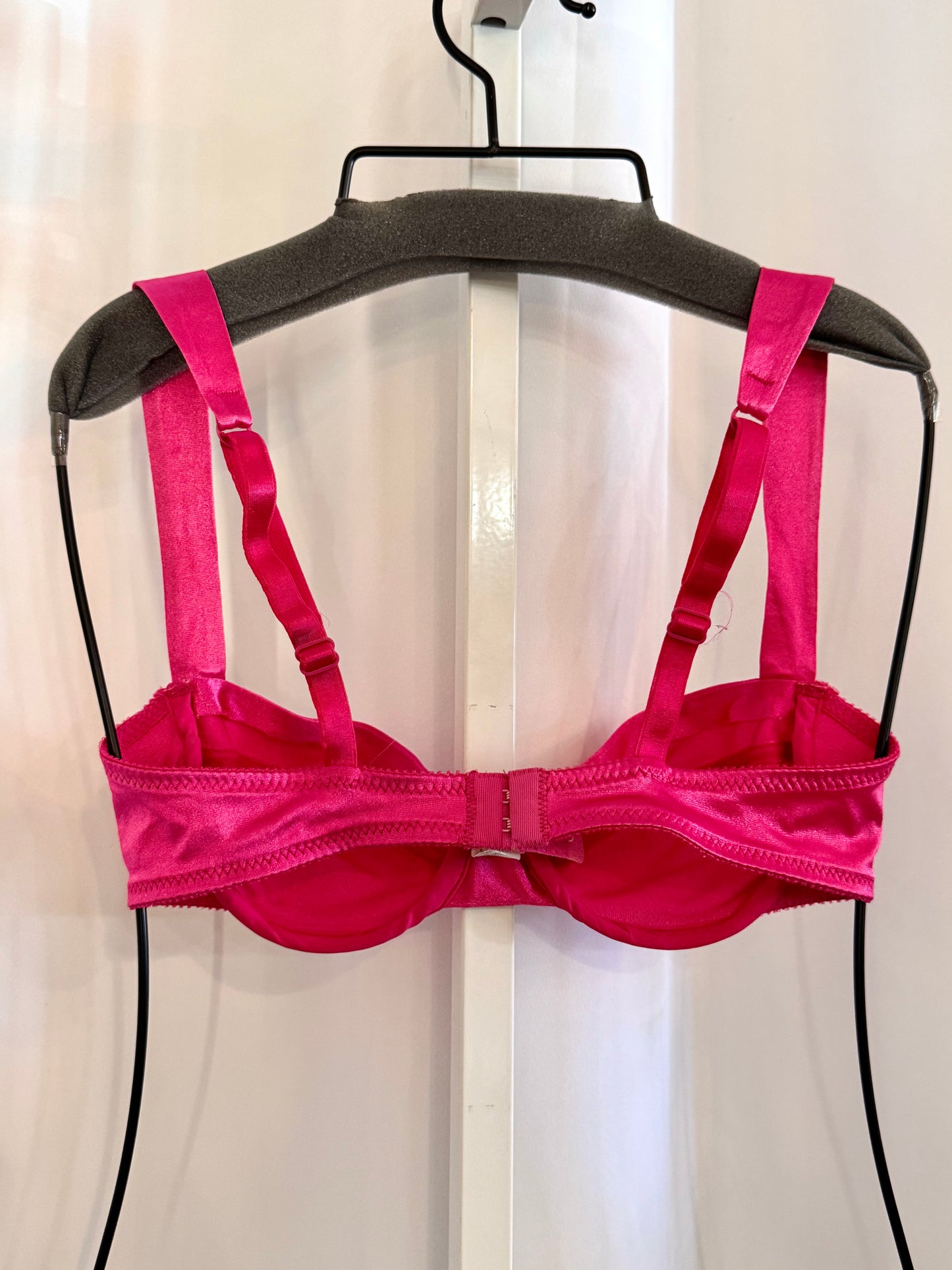 1970s Hot Pink Balconette Bra