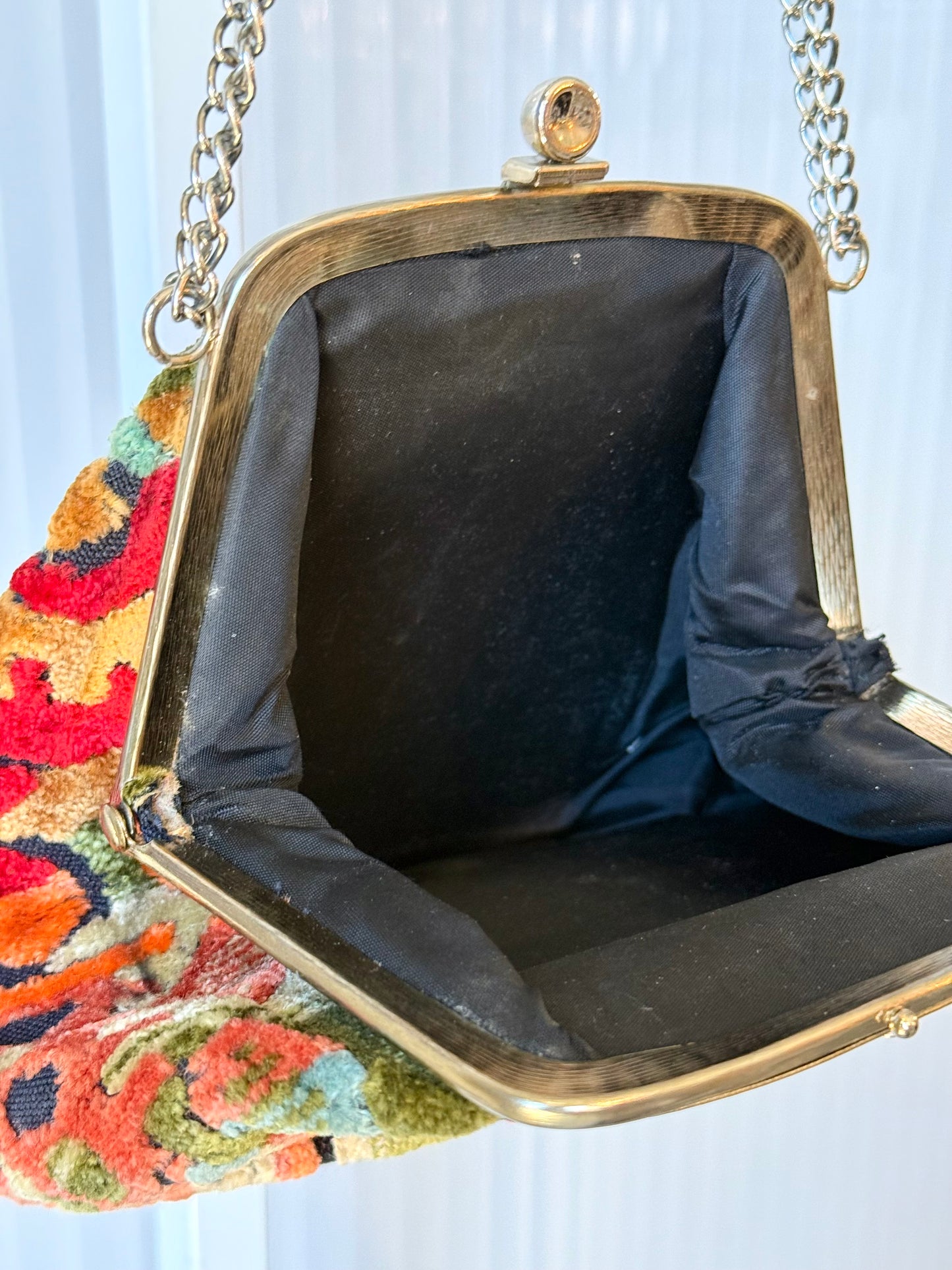 Carpet bag purse w/ Clasp Closure & Chain Straps
