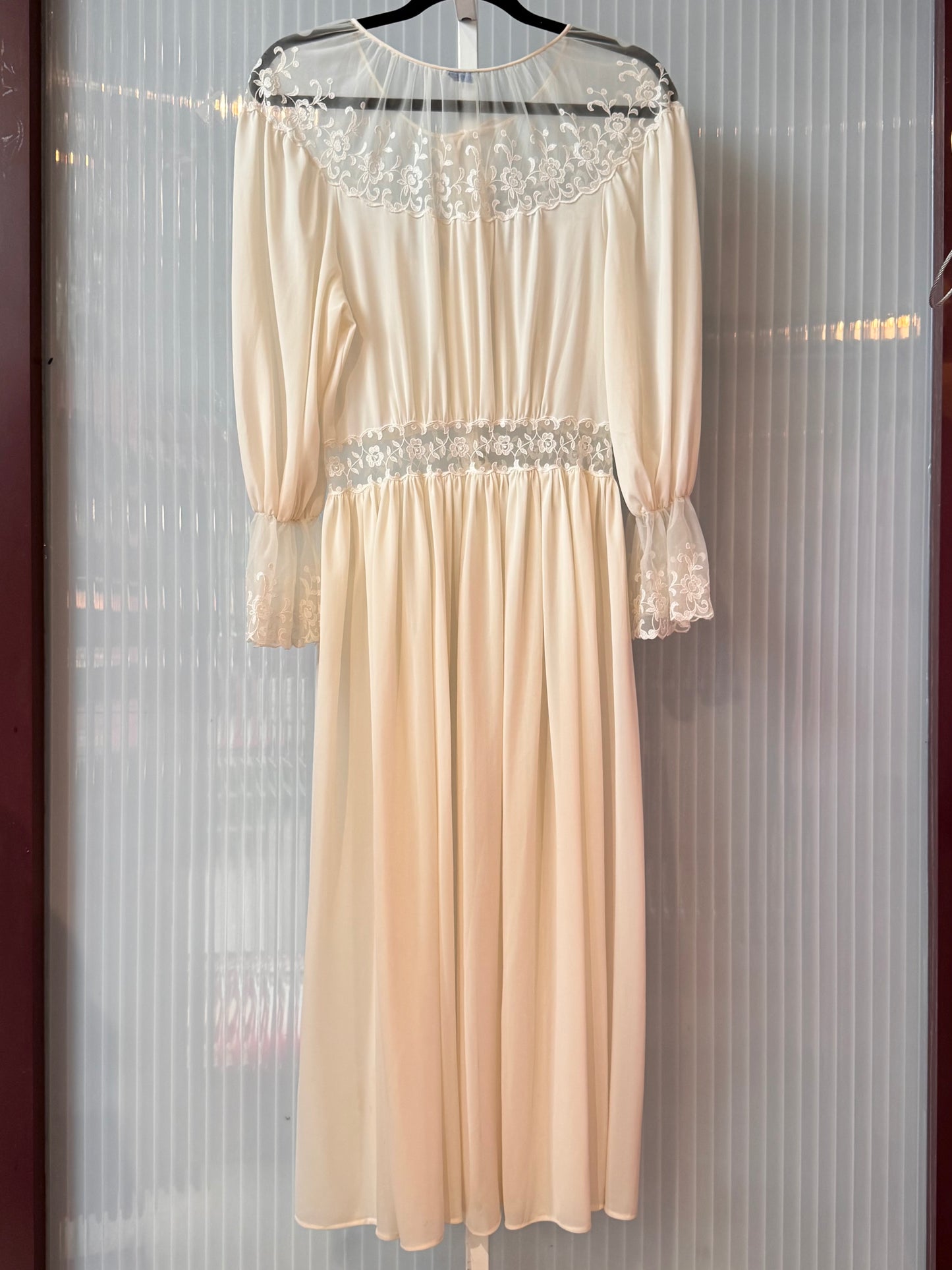 1970s Off White Robe with Lace Cuffs