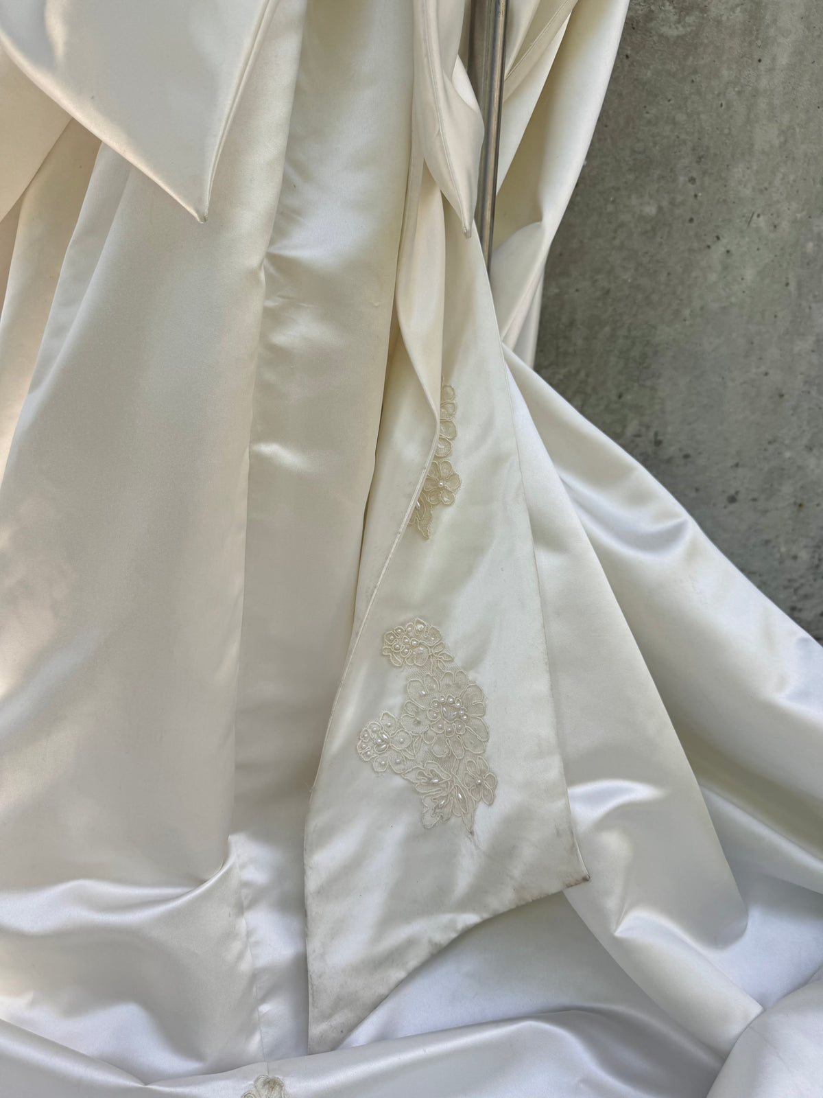 1980s Off-White Satin & Lace Princess Wedding Dress