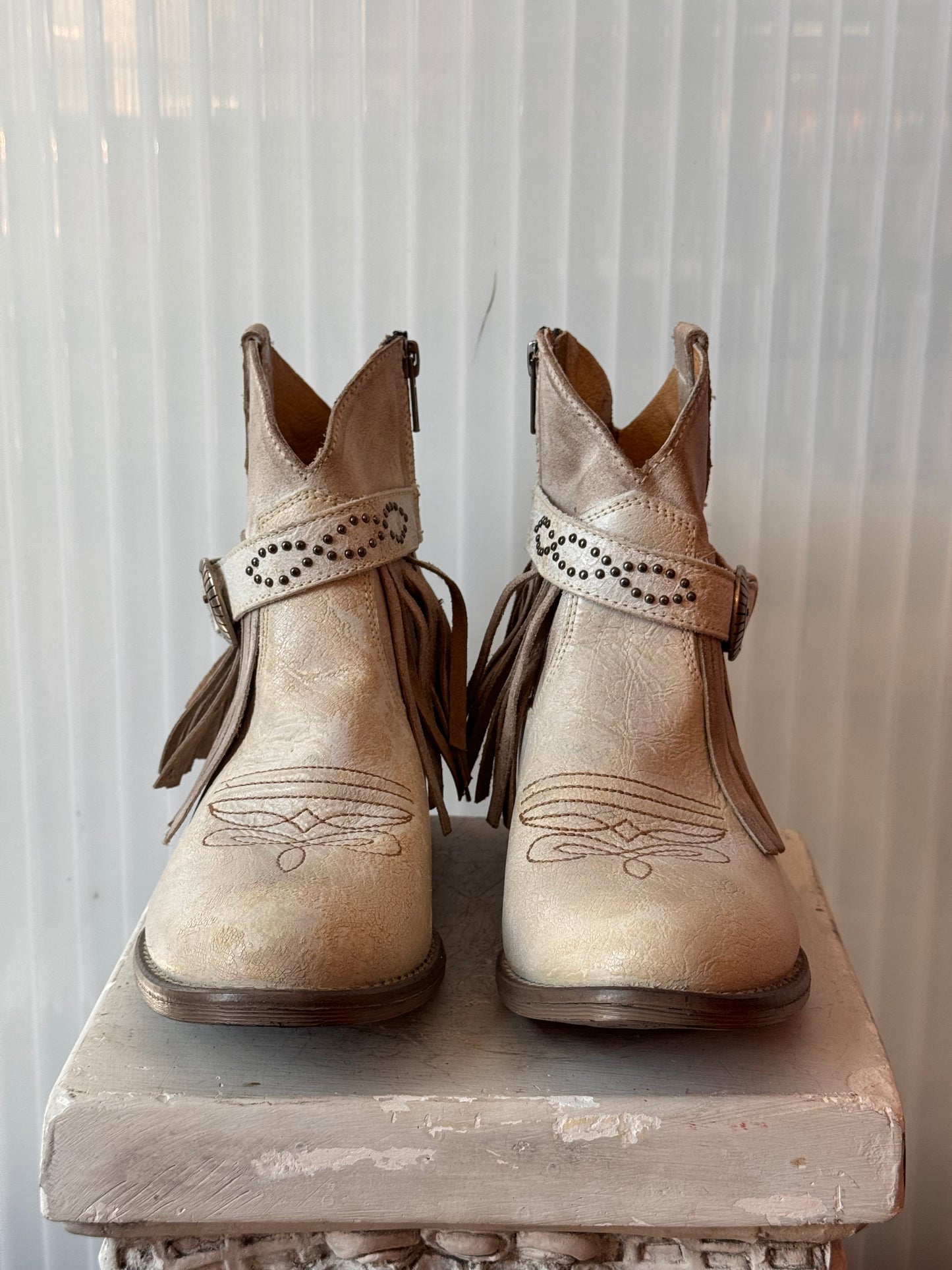 Sterling River Off White Western Fringe Ankle Boots