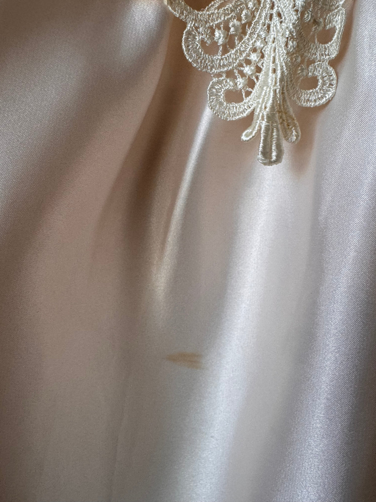 1980s Pink Pajama Shirt with Cream Floral Lace Trim