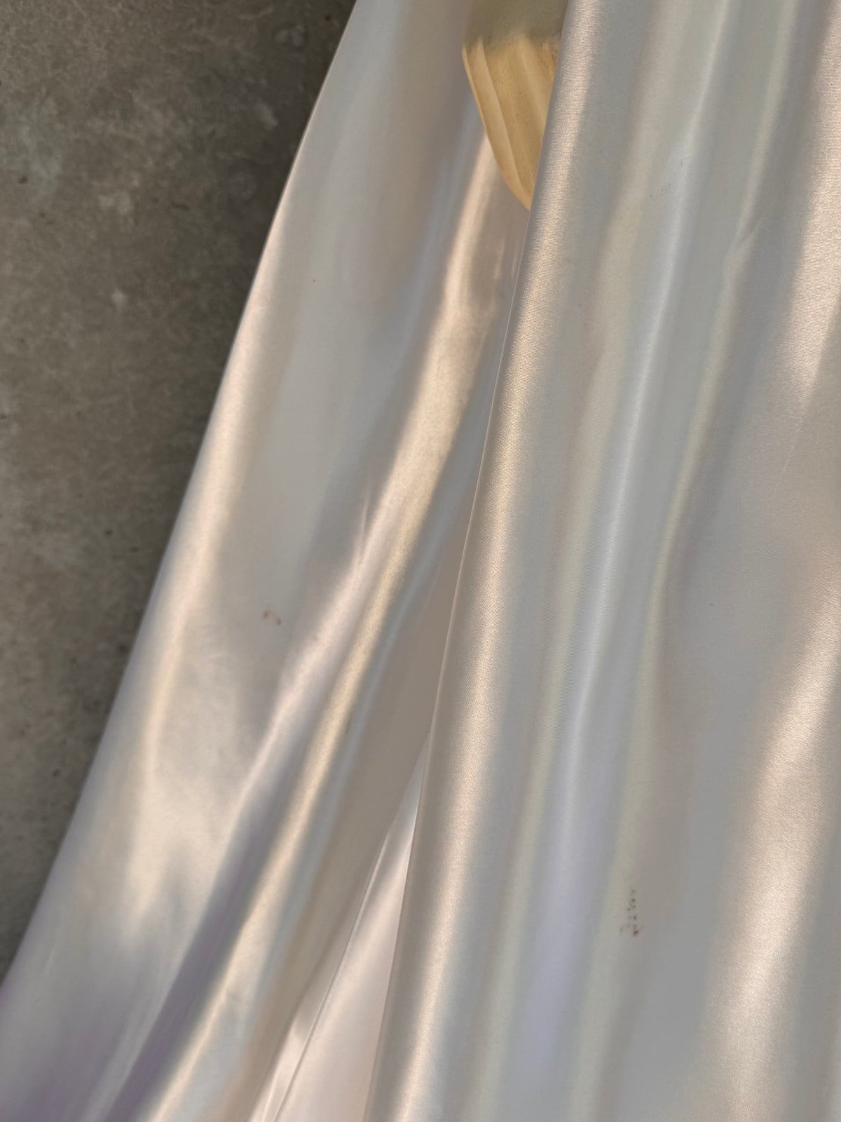 1980s Off-white Satin Lace Off-shoulder Wedding Gown