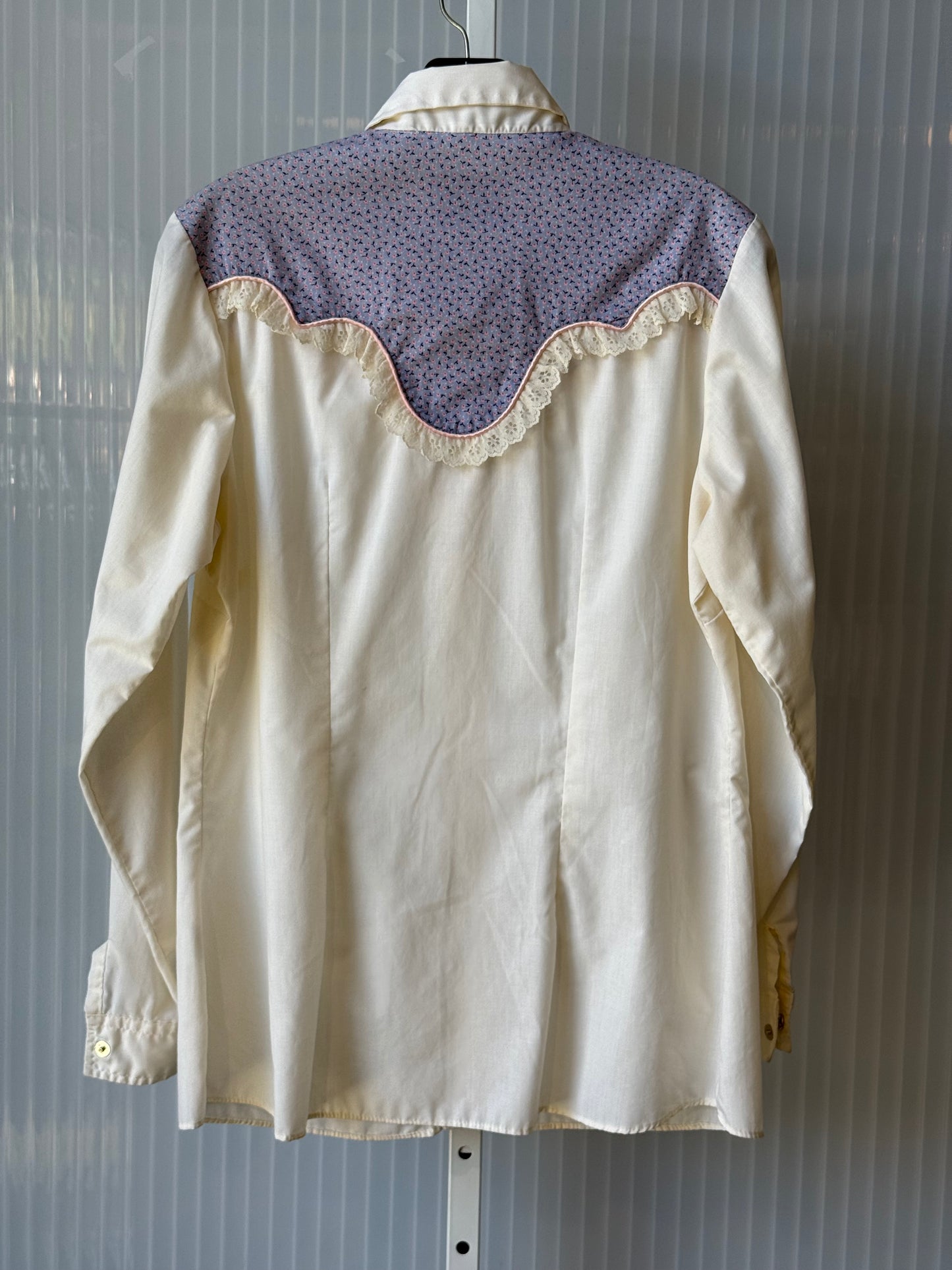 1970s Pearl Snap Western Blouse w/ Floral Yoke & Lace Trim