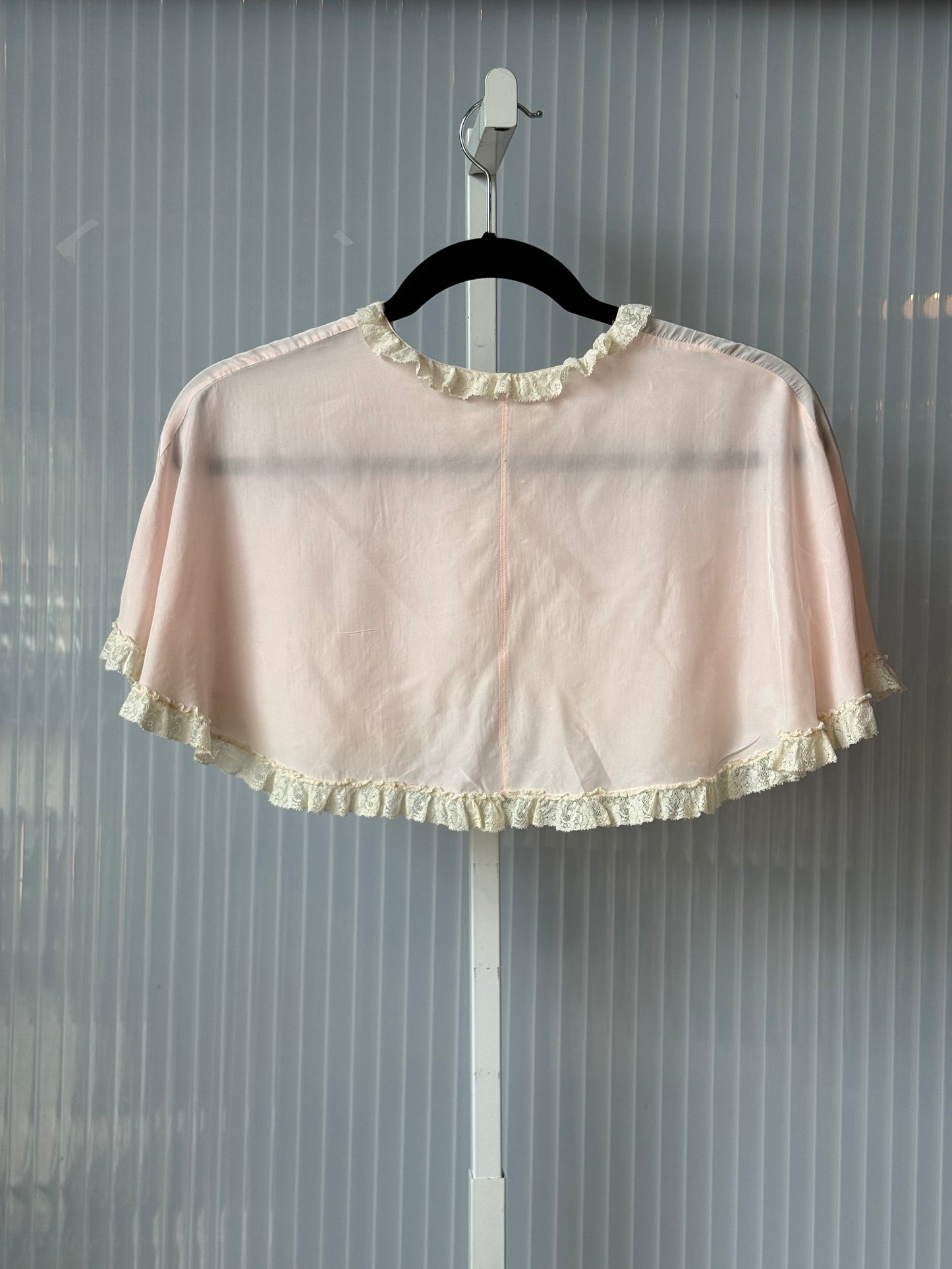1950s Light Pink Lacy Bed Jacket Capelet