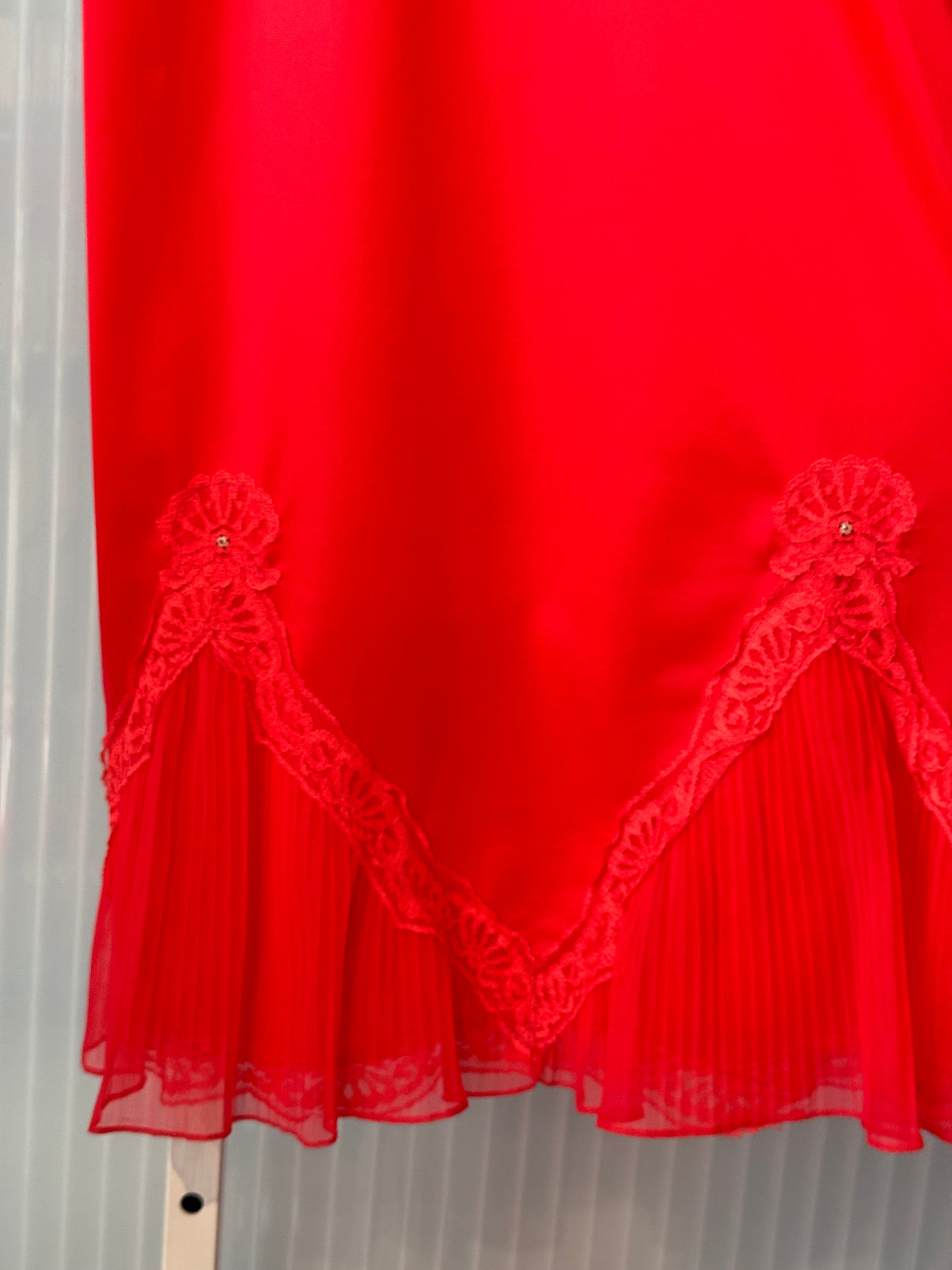 1950s Hot Pink / Red Slip