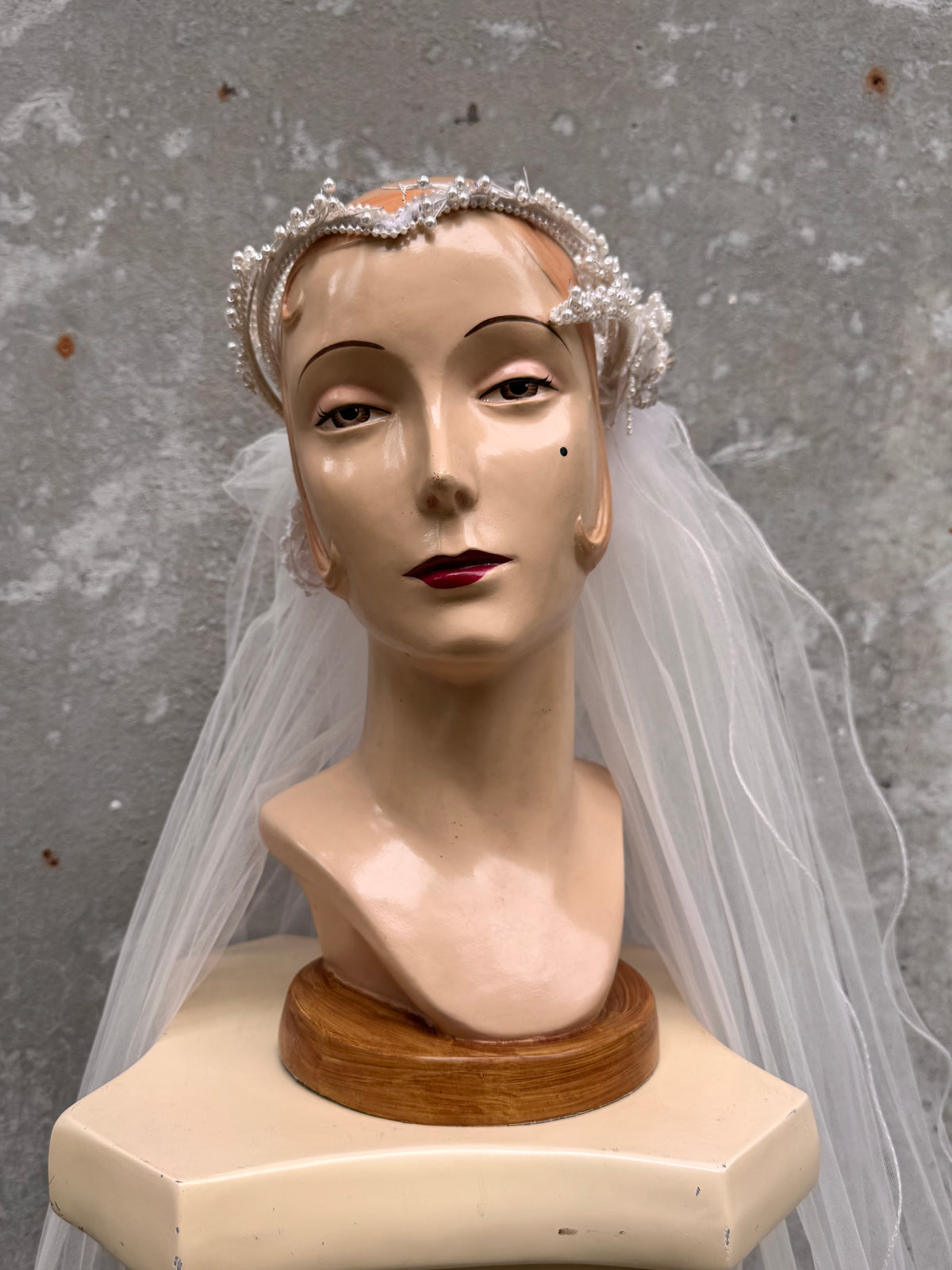 1960s White Pearl & Iridescent Beaded Crown Veil