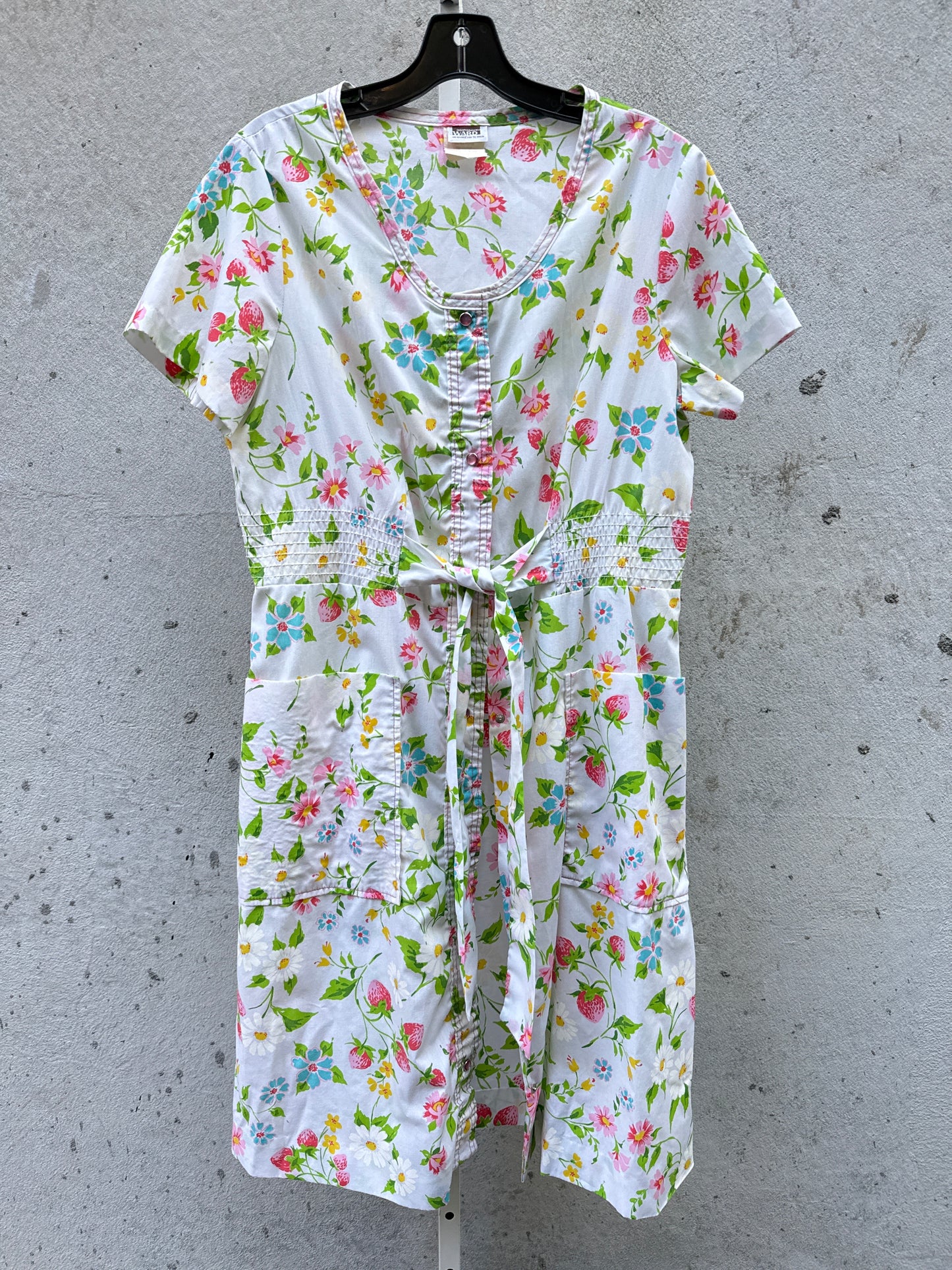 1970s Floral Dress with Pink Pearl Snap Buttons