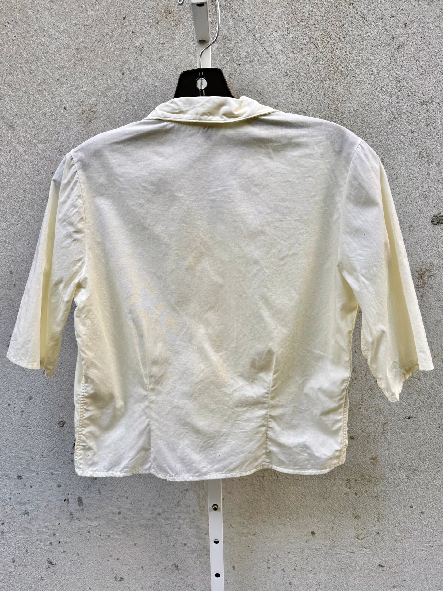 1960s Pale Yellow Collared Shirt w/ Embroidered Daffodil