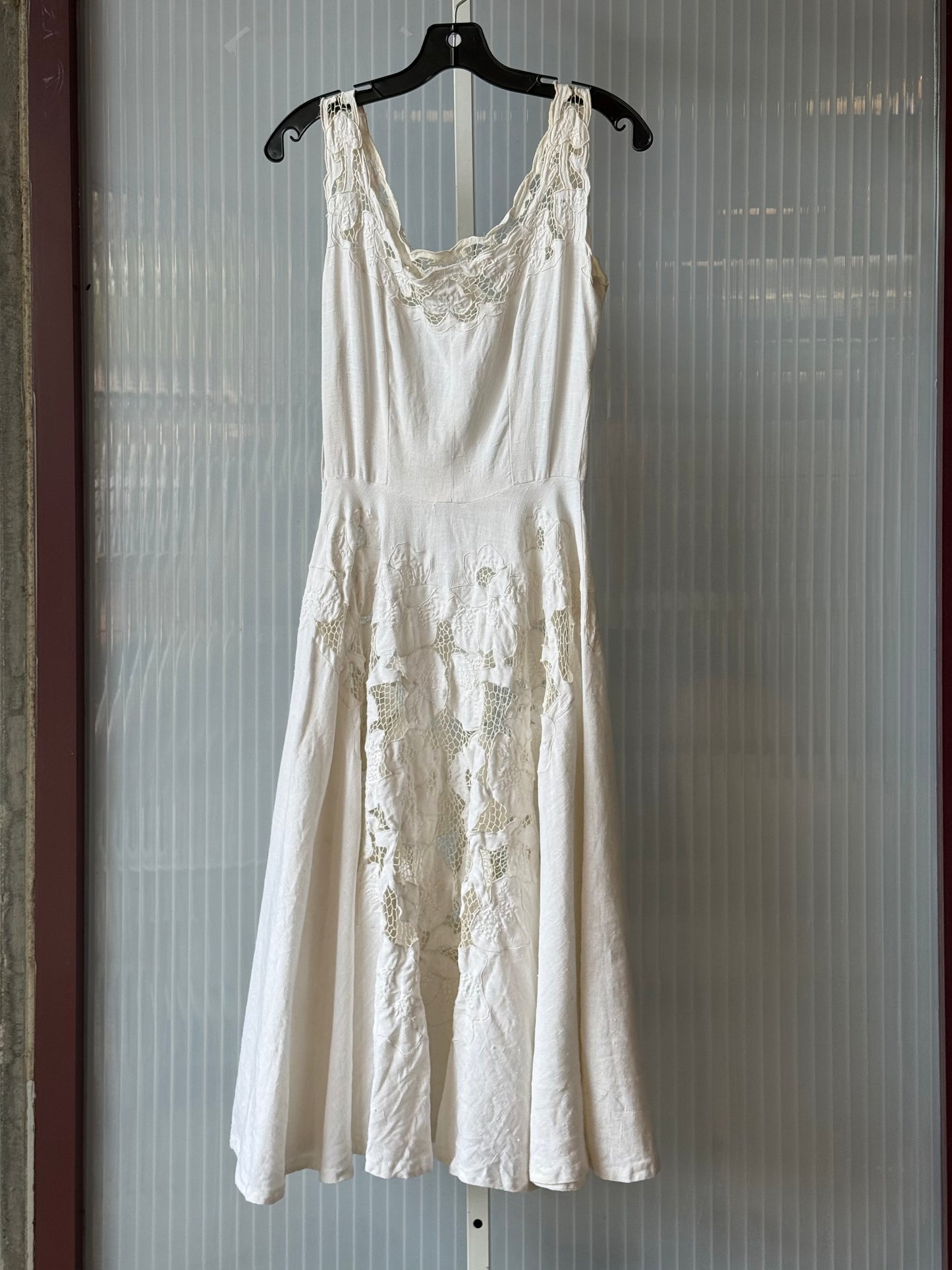 1970s White Linen Eyelet Full Circle Sun Dress