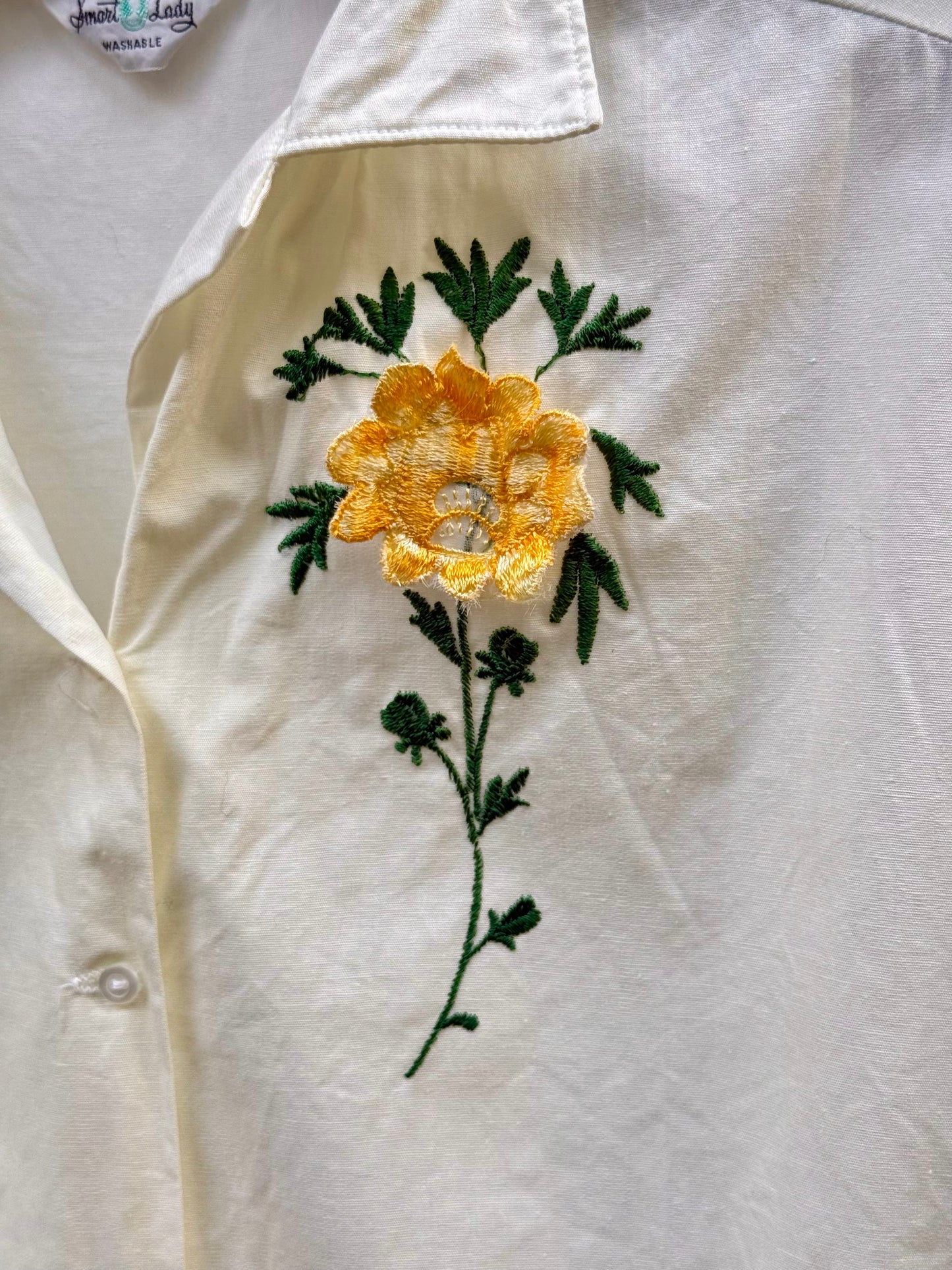 1960s Pale Yellow Collared Shirt w/ Embroidered Daffodil