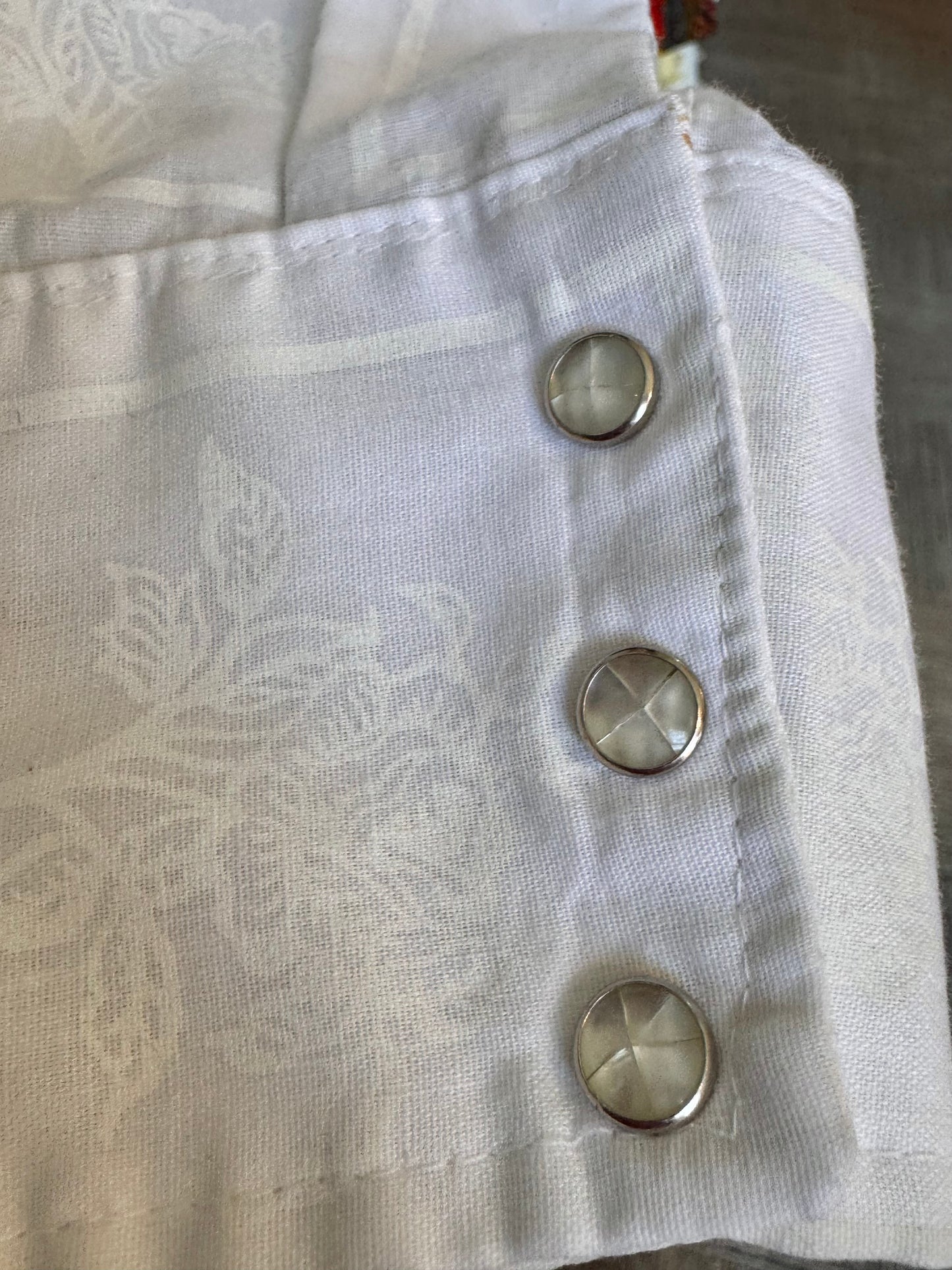1970s White Pearl Snap Floral Print Western Shirt